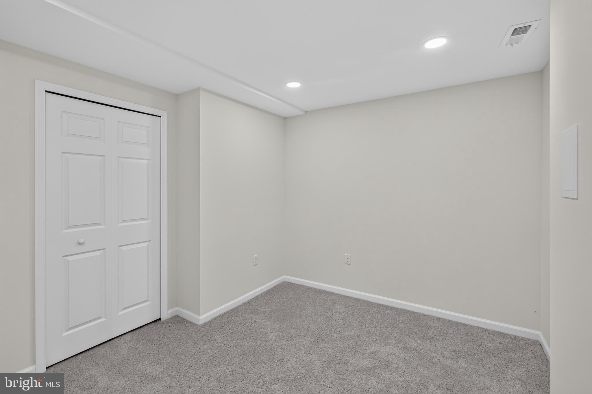 ASHLAWN - Residential