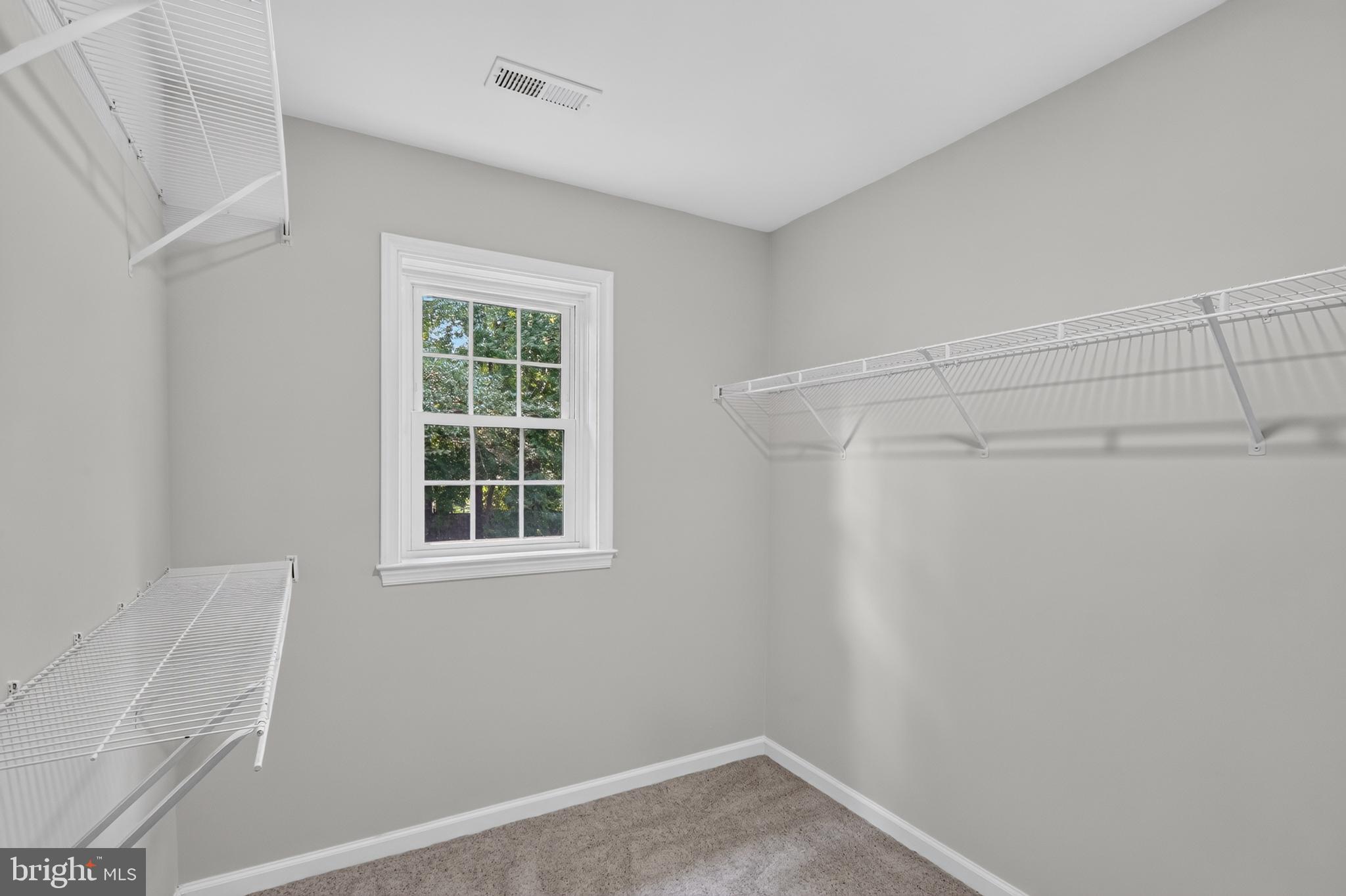 ASHLAWN - Residential