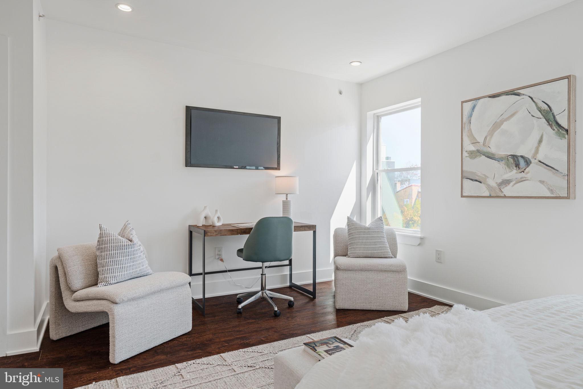 OLDE KENSINGTON - Residential