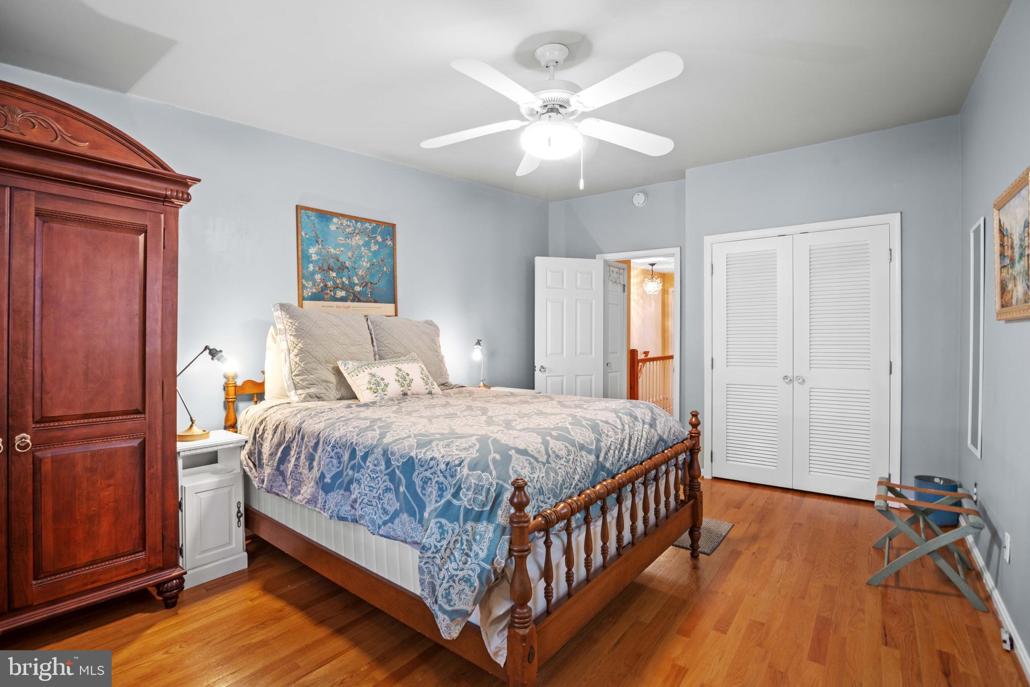 MURRAY HILL - Residential