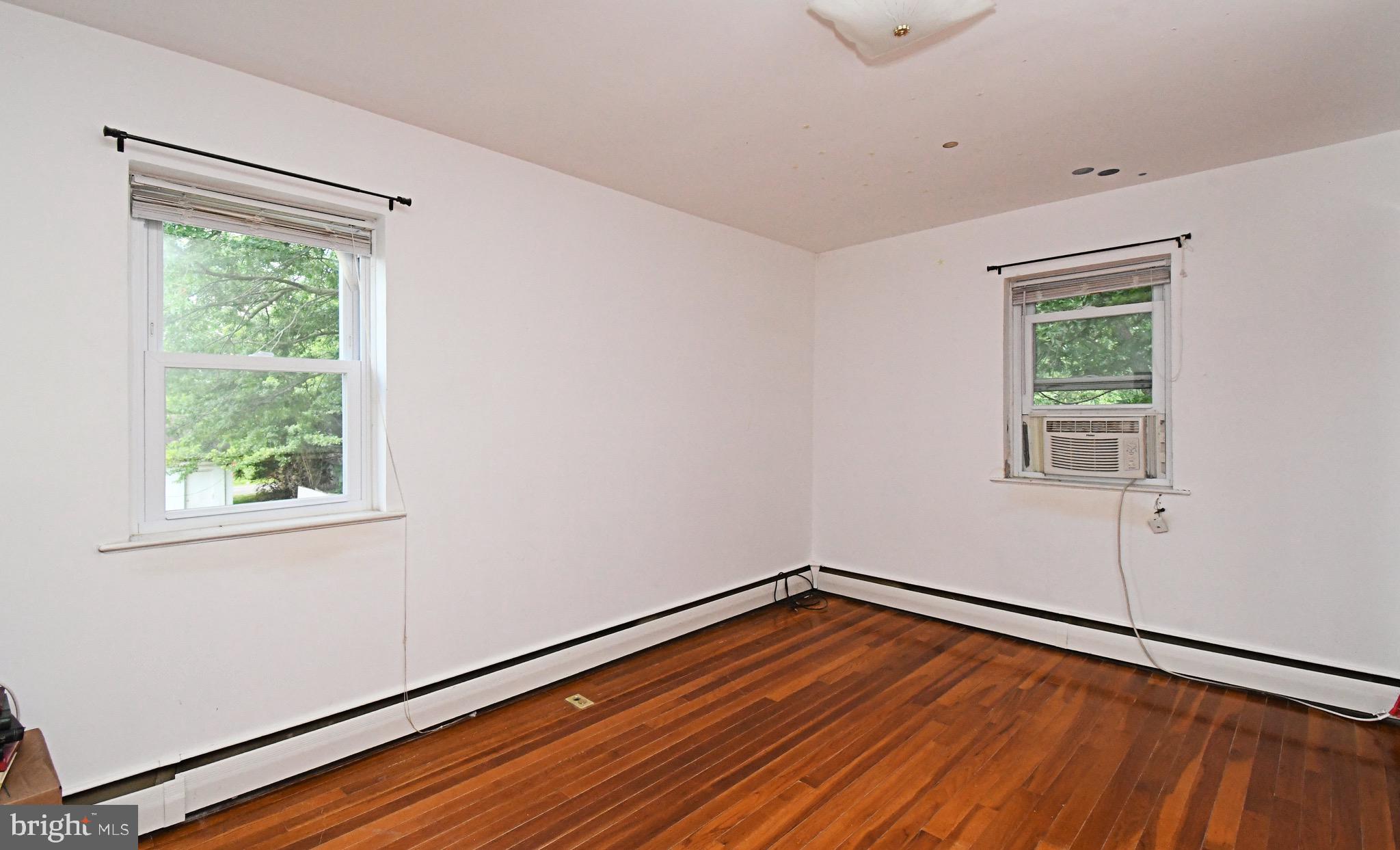 LANSDALE - Residential