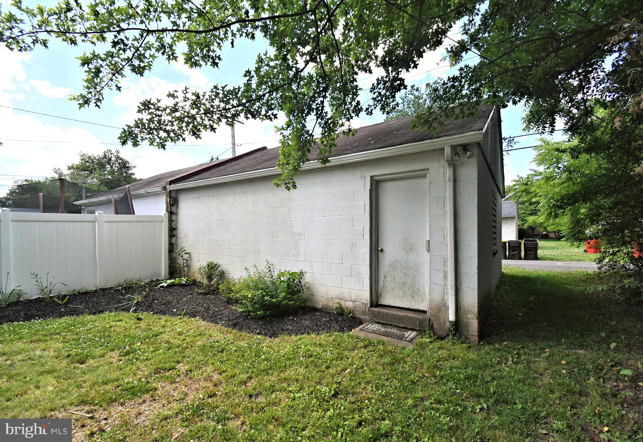 LANSDALE - Residential