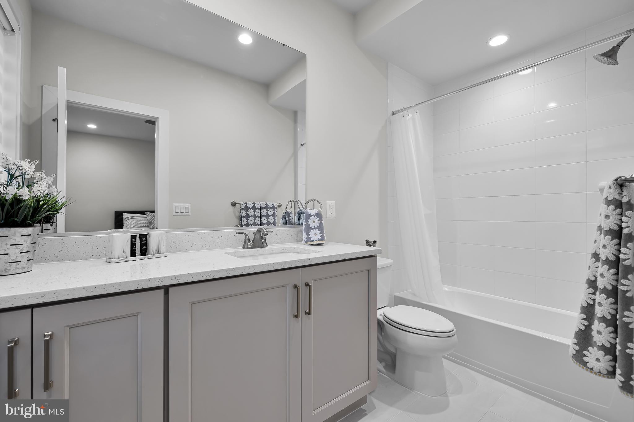 EISENHOWER SQUARE - Residential Lease