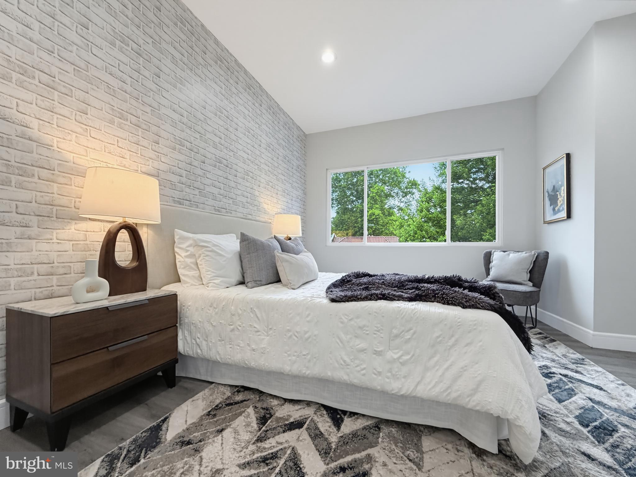 LOGAN - Residential