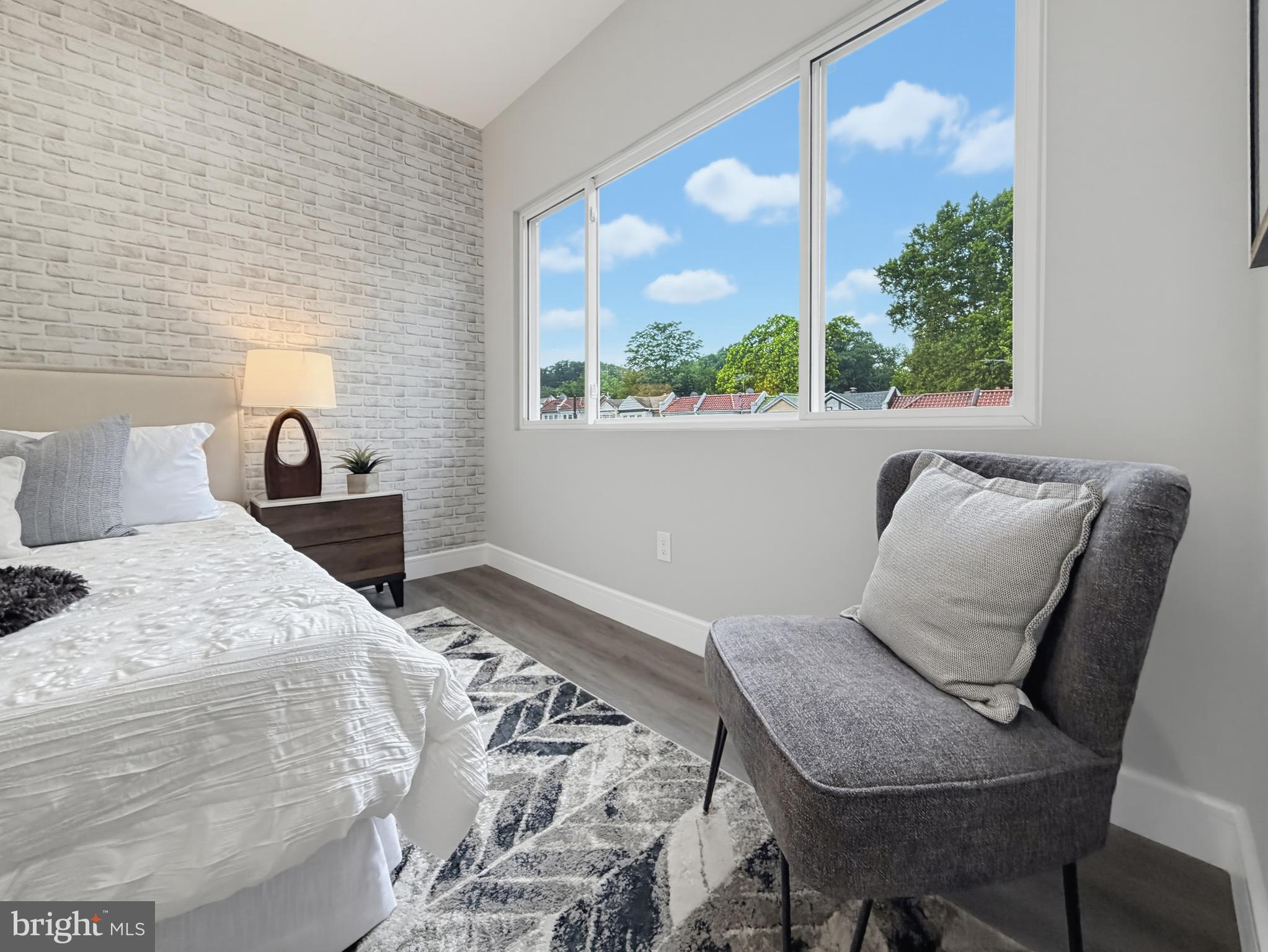 LOGAN - Residential