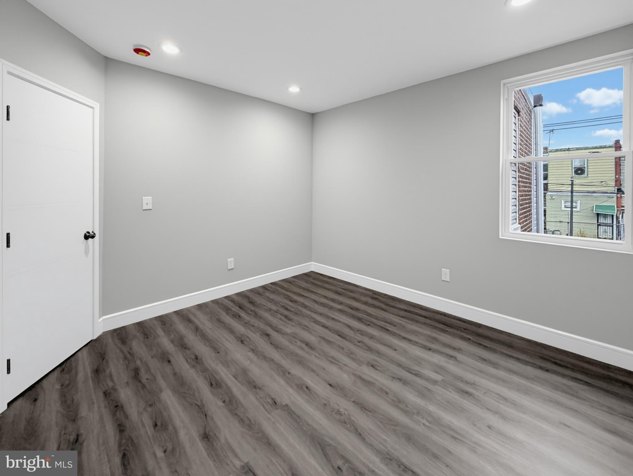 LOGAN - Residential