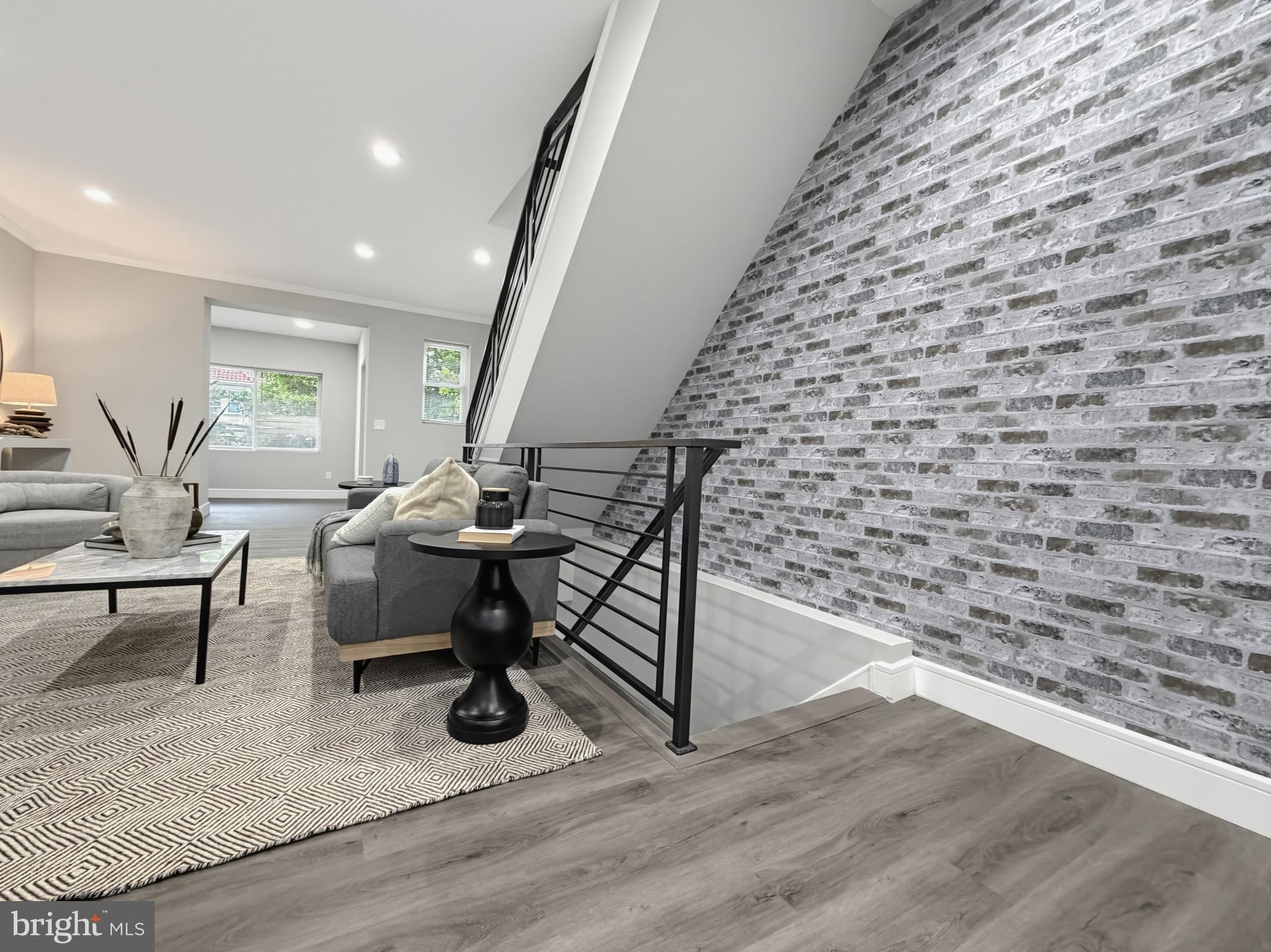 LOGAN - Residential