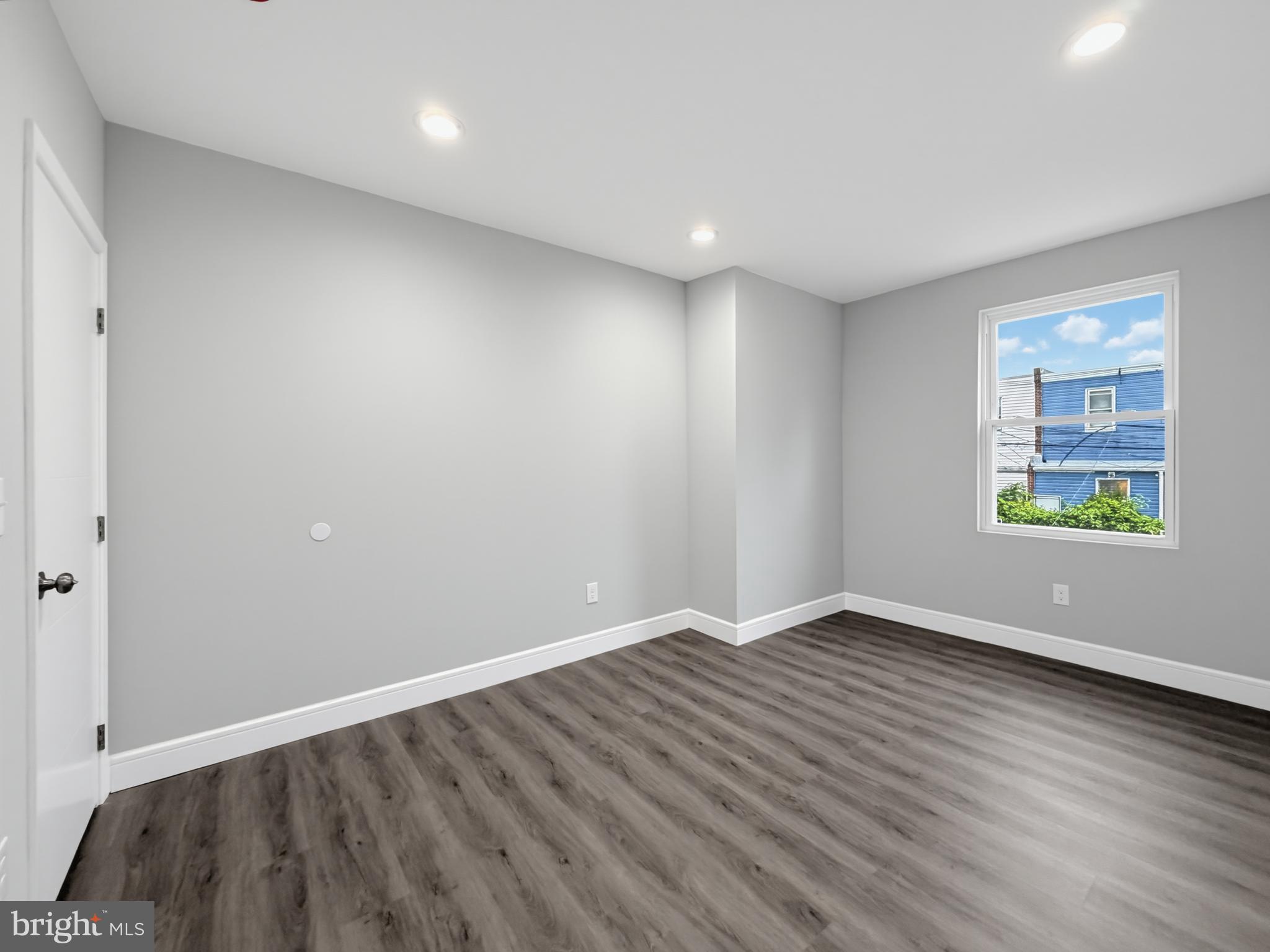LOGAN - Residential
