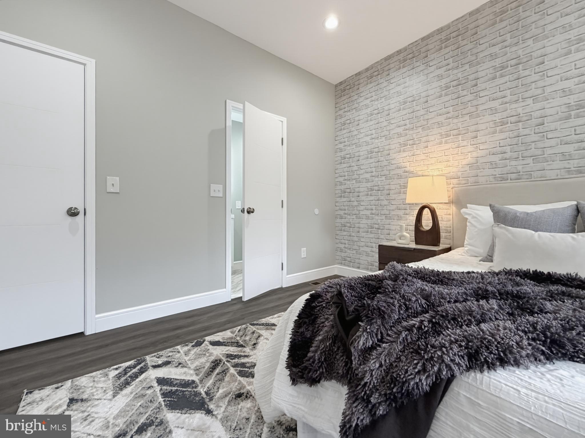 LOGAN - Residential