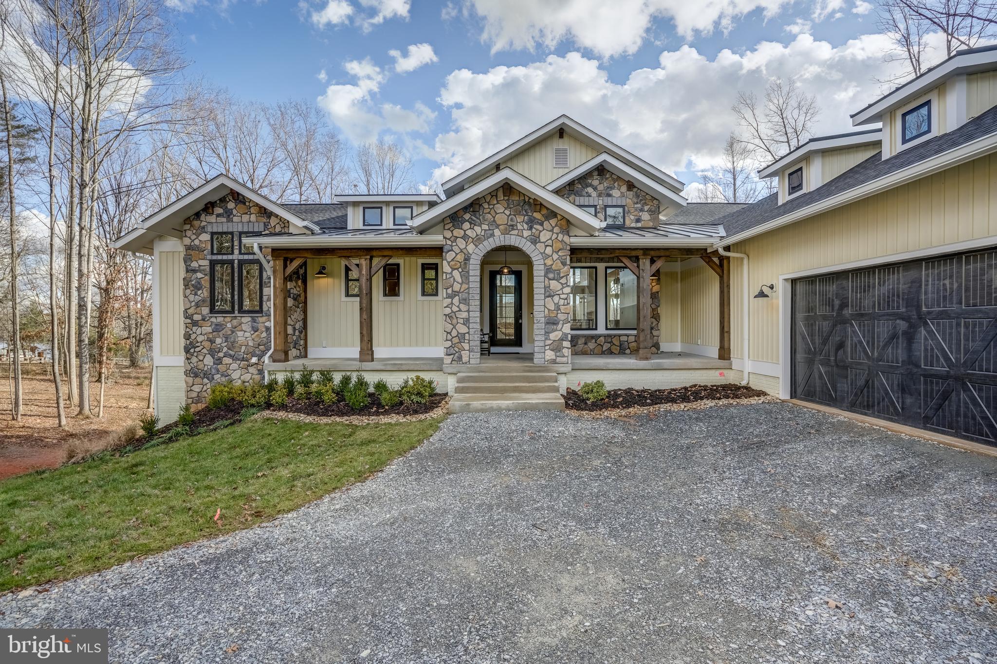MITCHELL POINT - Residential