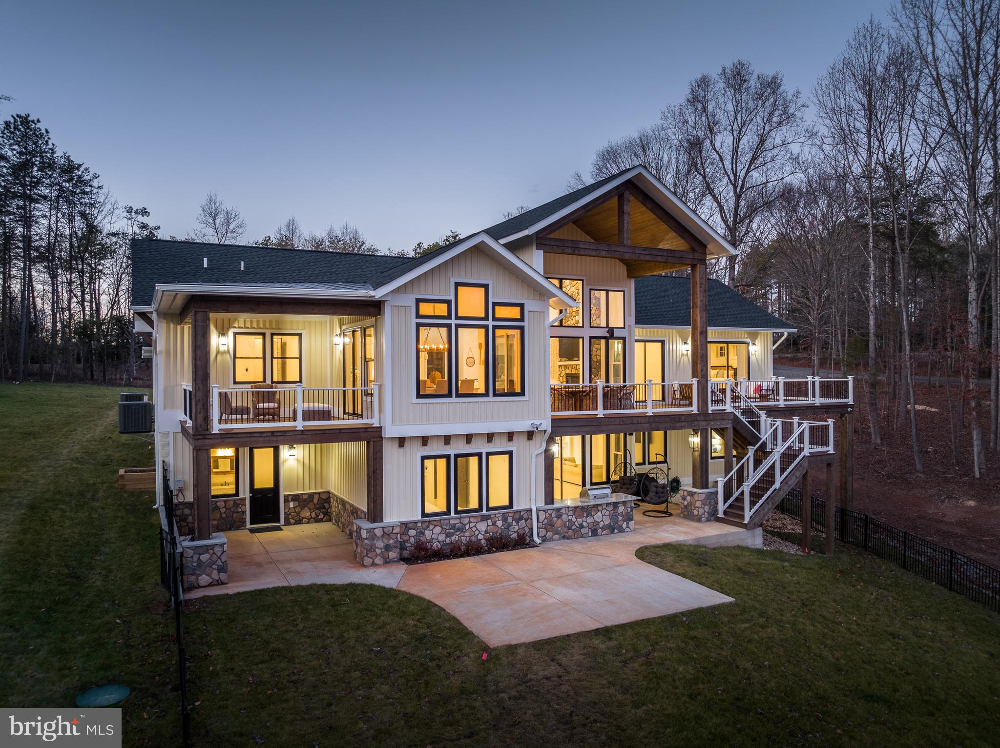 MITCHELL POINT - Residential