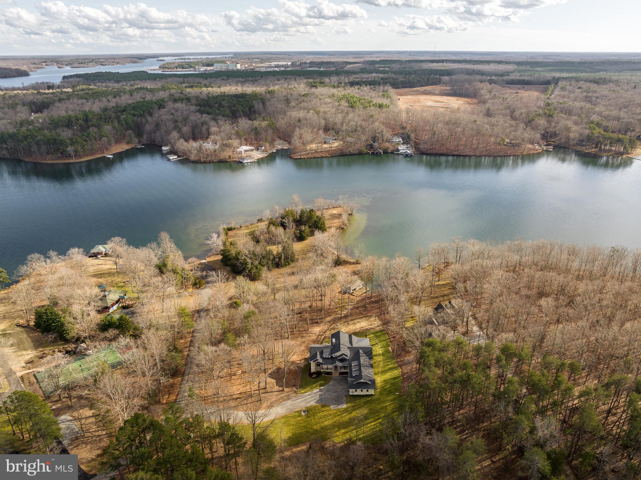 MITCHELL POINT - Residential