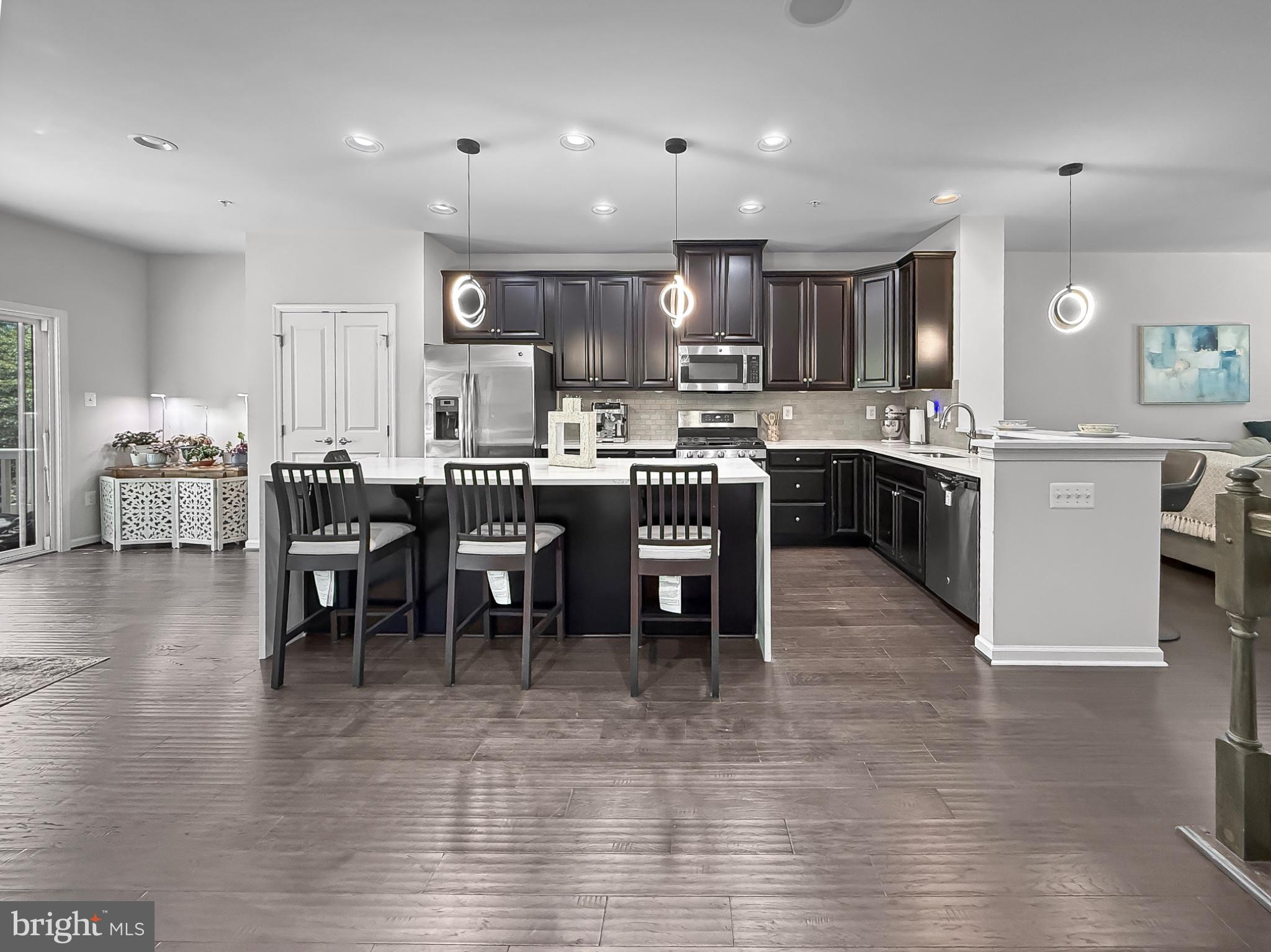 CREEKSIDE VILLAGE AT TANYARD SPRINGS - Residential