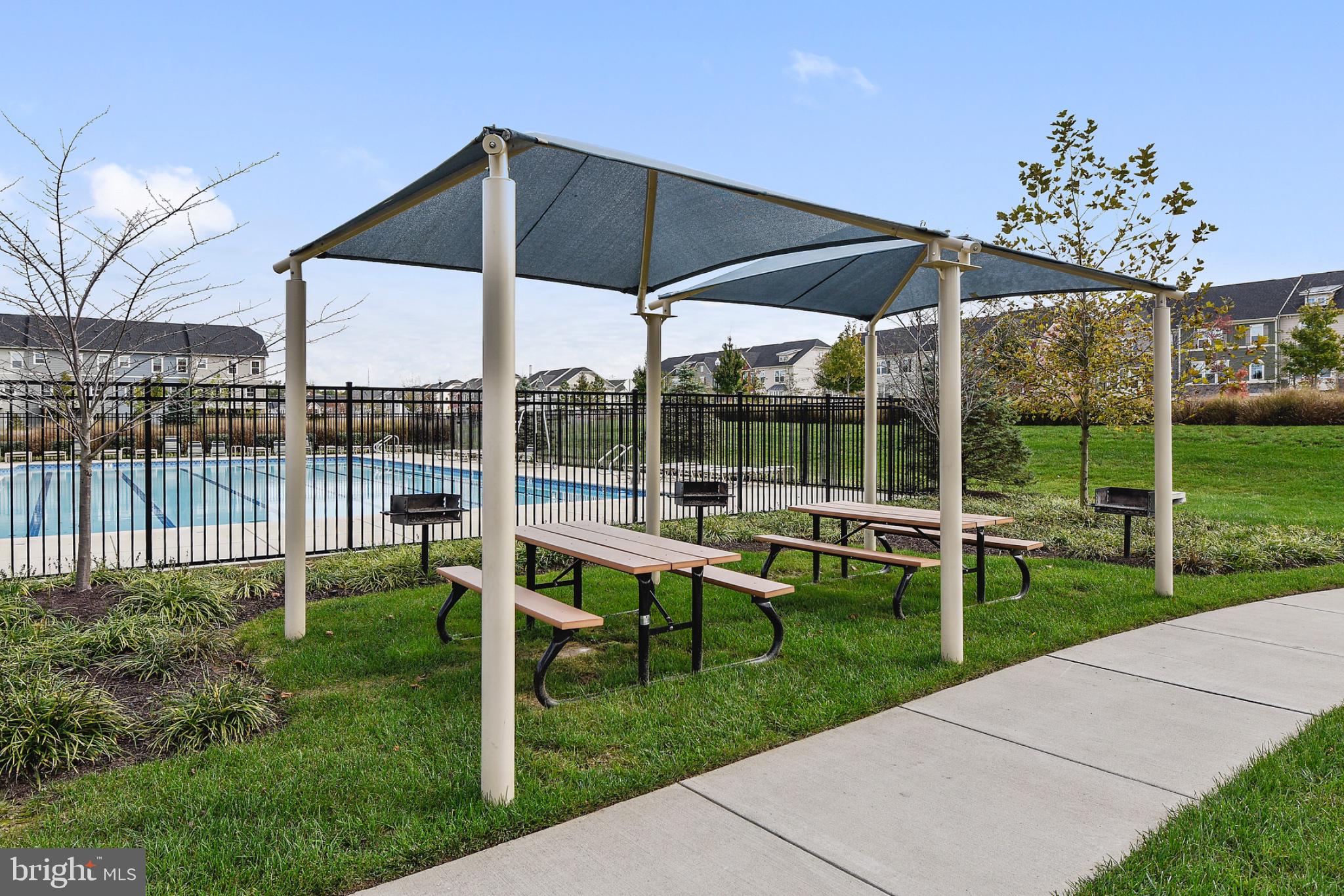 CREEKSIDE VILLAGE AT TANYARD SPRINGS - Residential