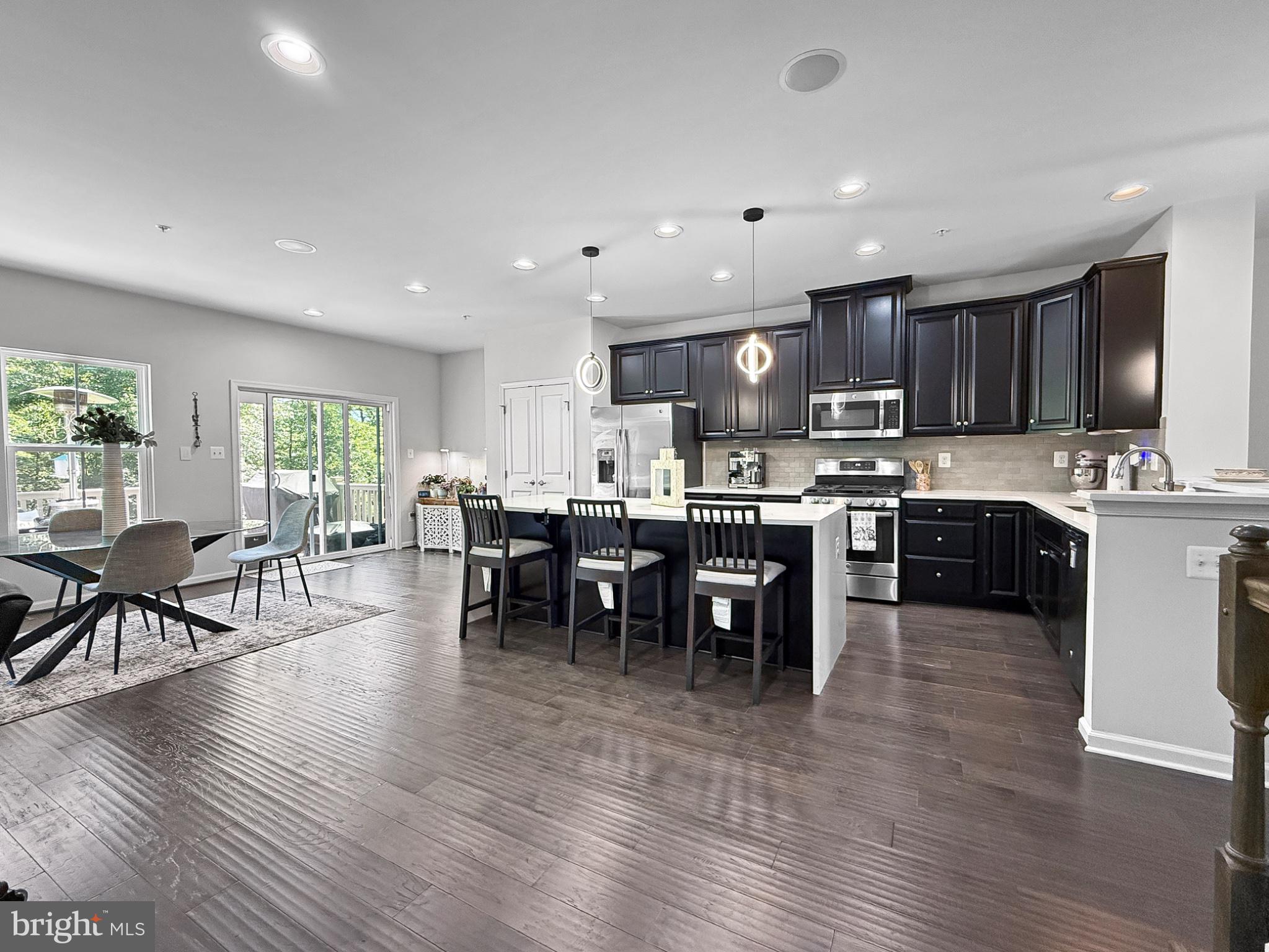 CREEKSIDE VILLAGE AT TANYARD SPRINGS - Residential