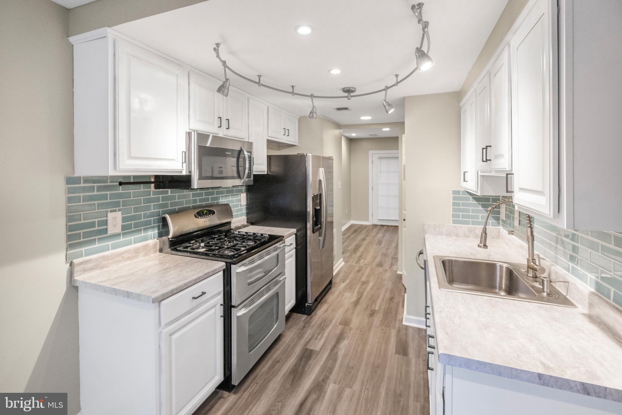 OAKLAND MILLS - Residential Lease