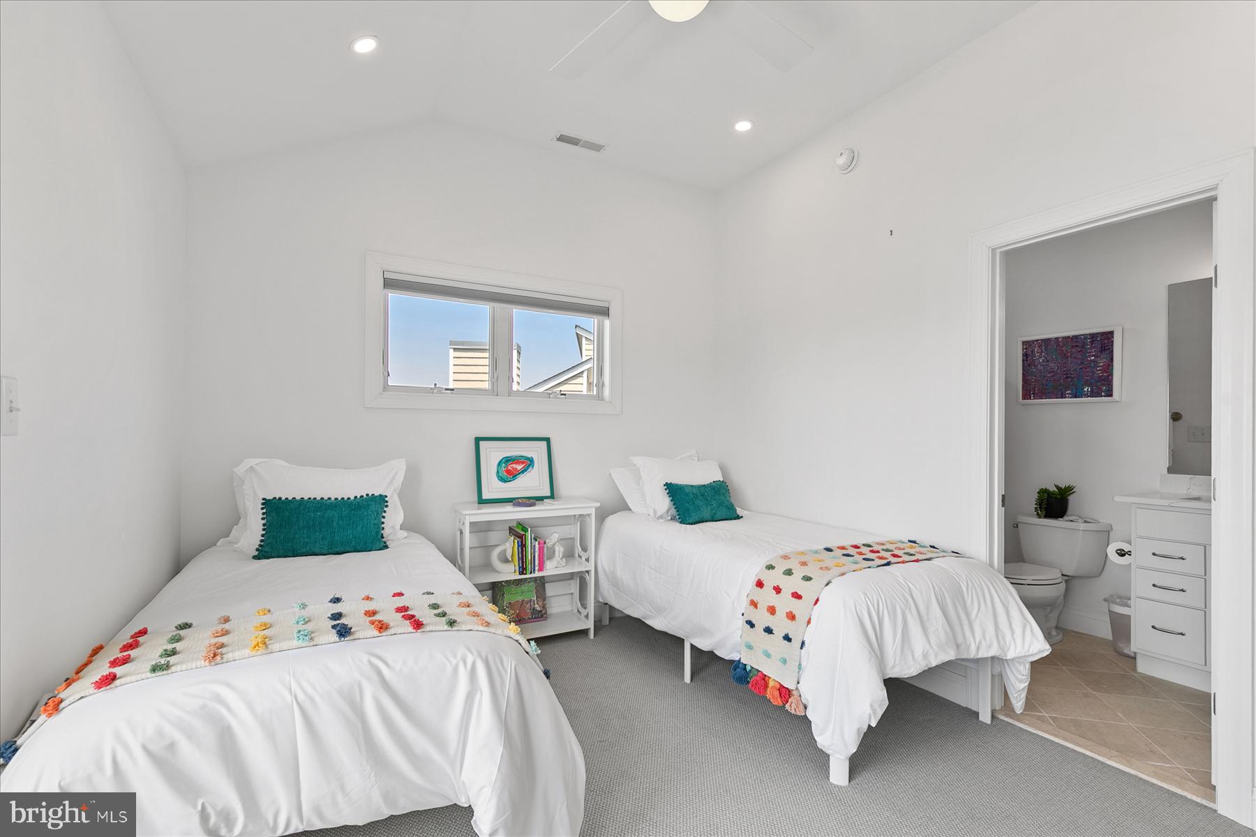 SEATOWNE - Residential