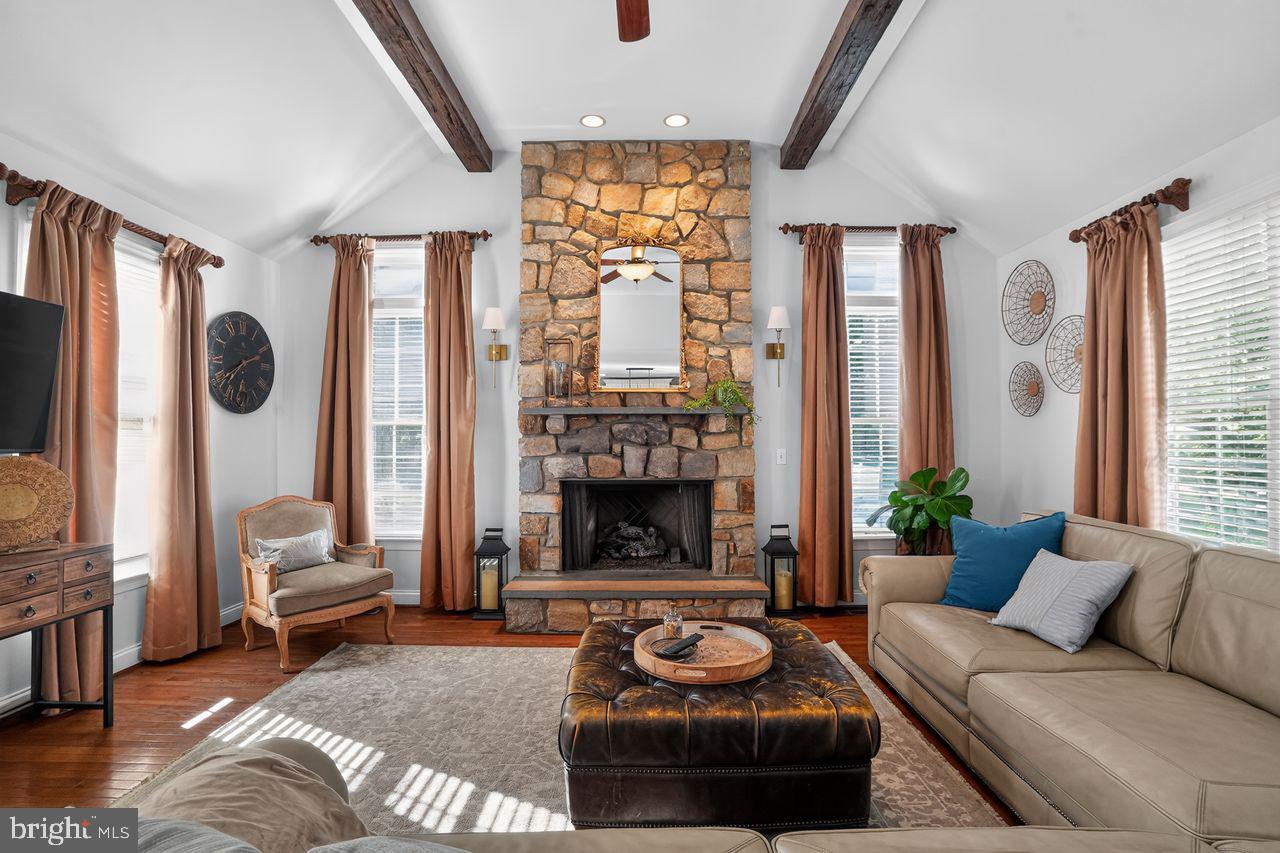 CHANTILLY FARM - Residential