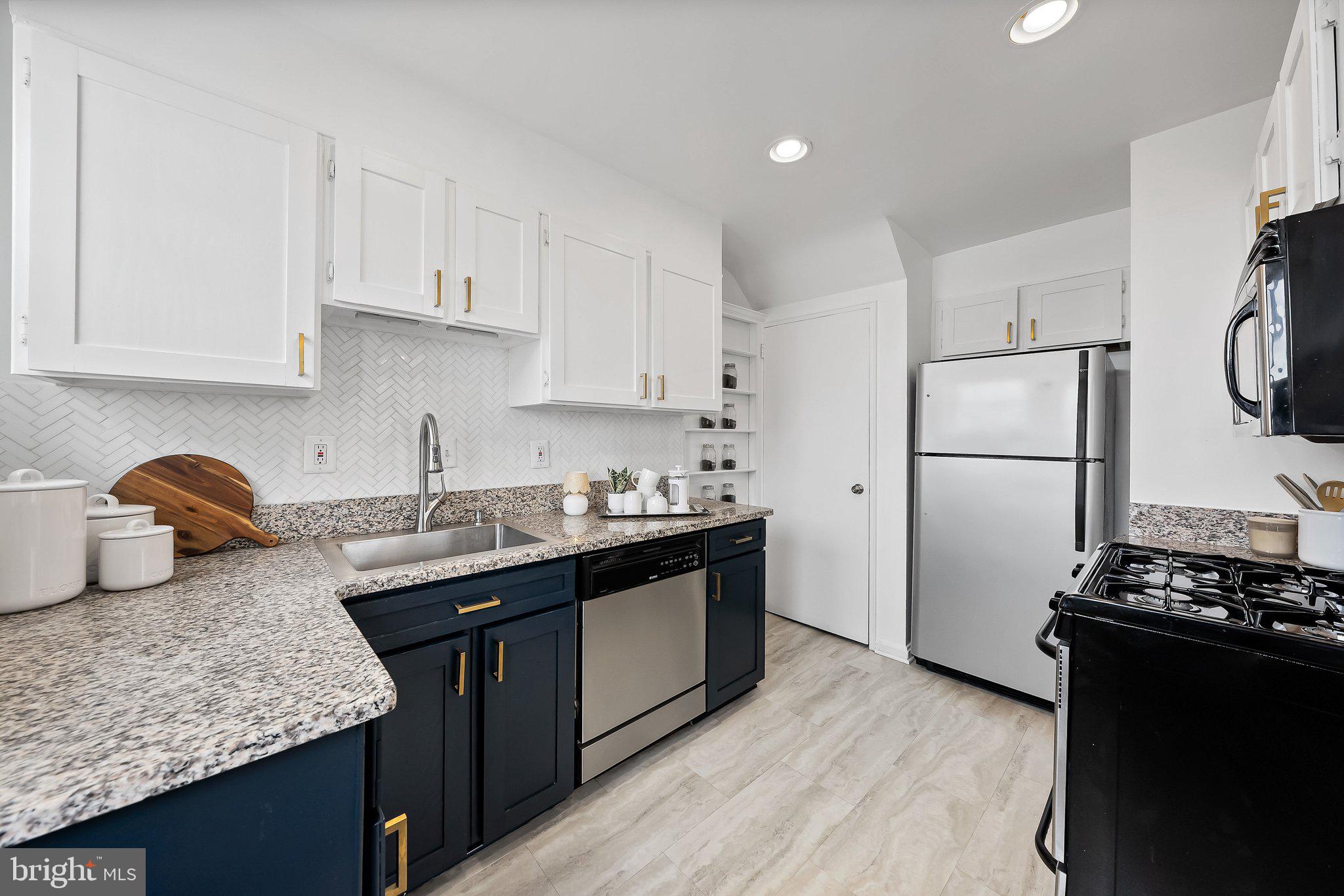 FAIRLINGTON TOWNE - Residential