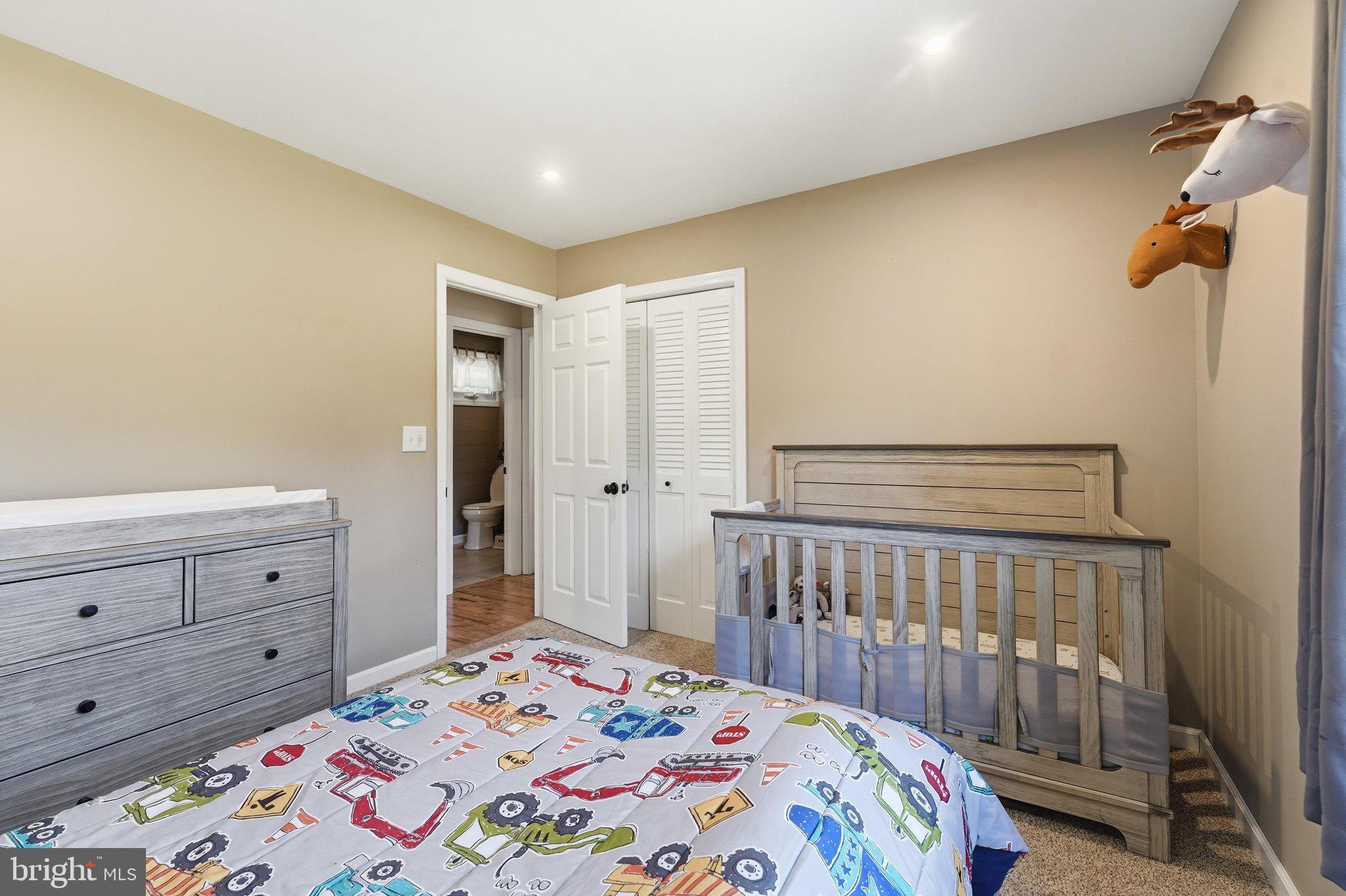 UTICA MILLS FARMETTES - Residential