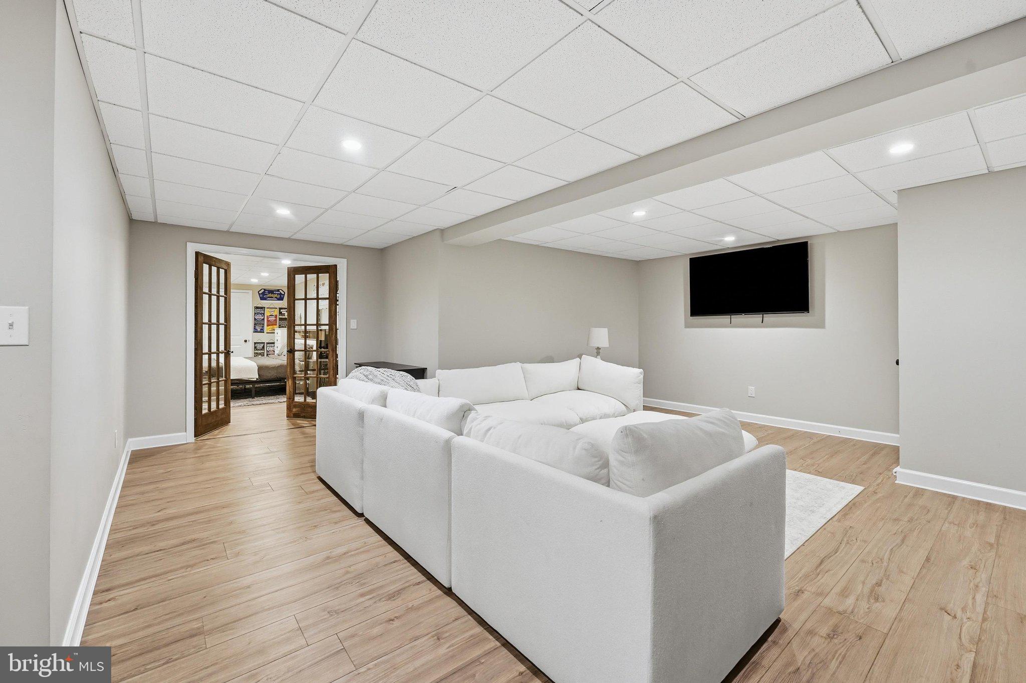 UTICA MILLS FARMETTES - Residential