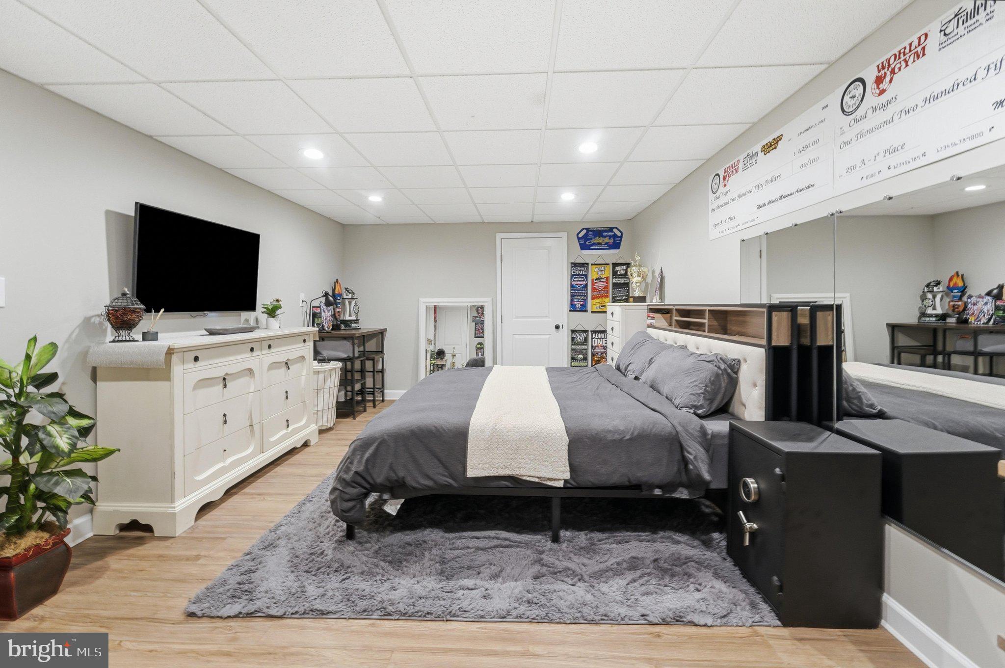 UTICA MILLS FARMETTES - Residential