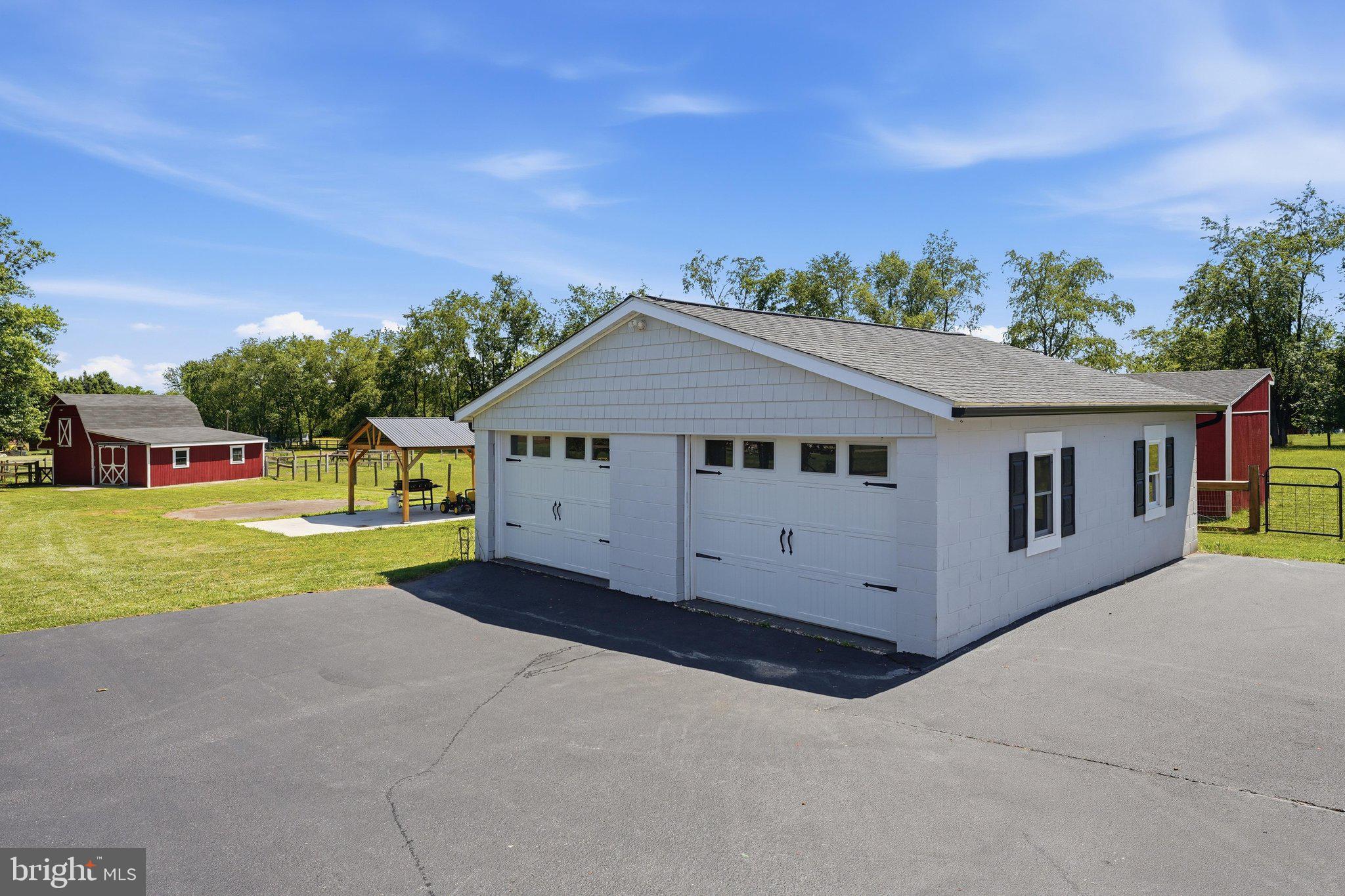 UTICA MILLS FARMETTES - Residential