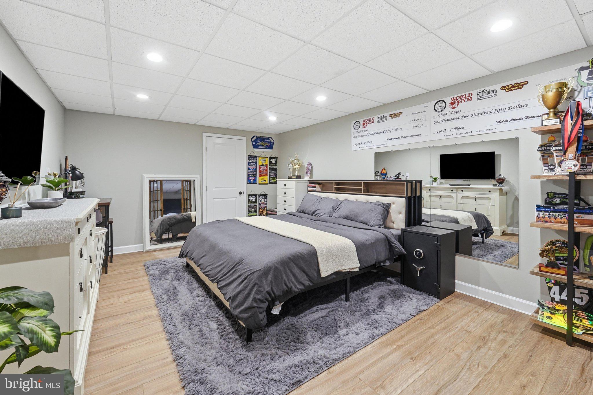 UTICA MILLS FARMETTES - Residential