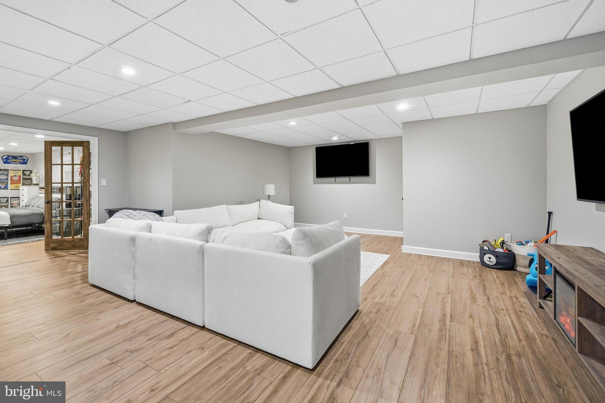 UTICA MILLS FARMETTES - Residential