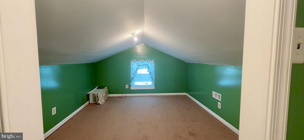 PALMER PARK - Residential Lease