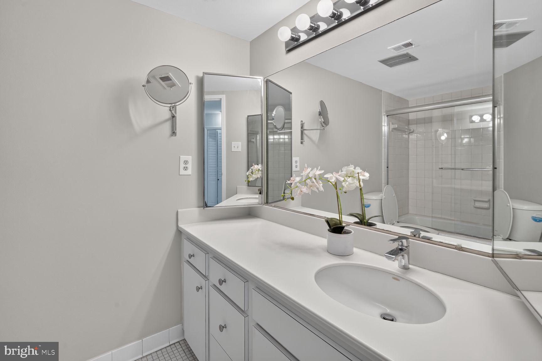SUMNER VILLAGE - Residential