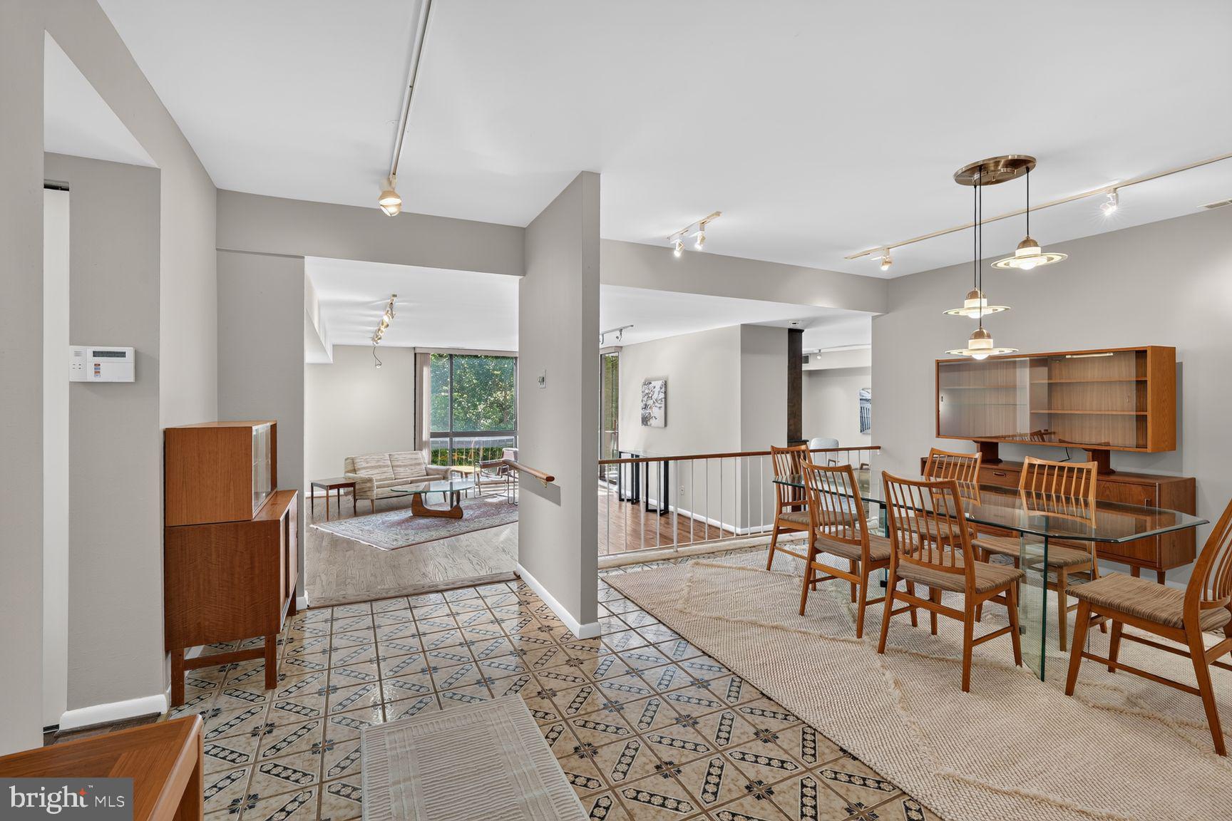 SUMNER VILLAGE - Residential