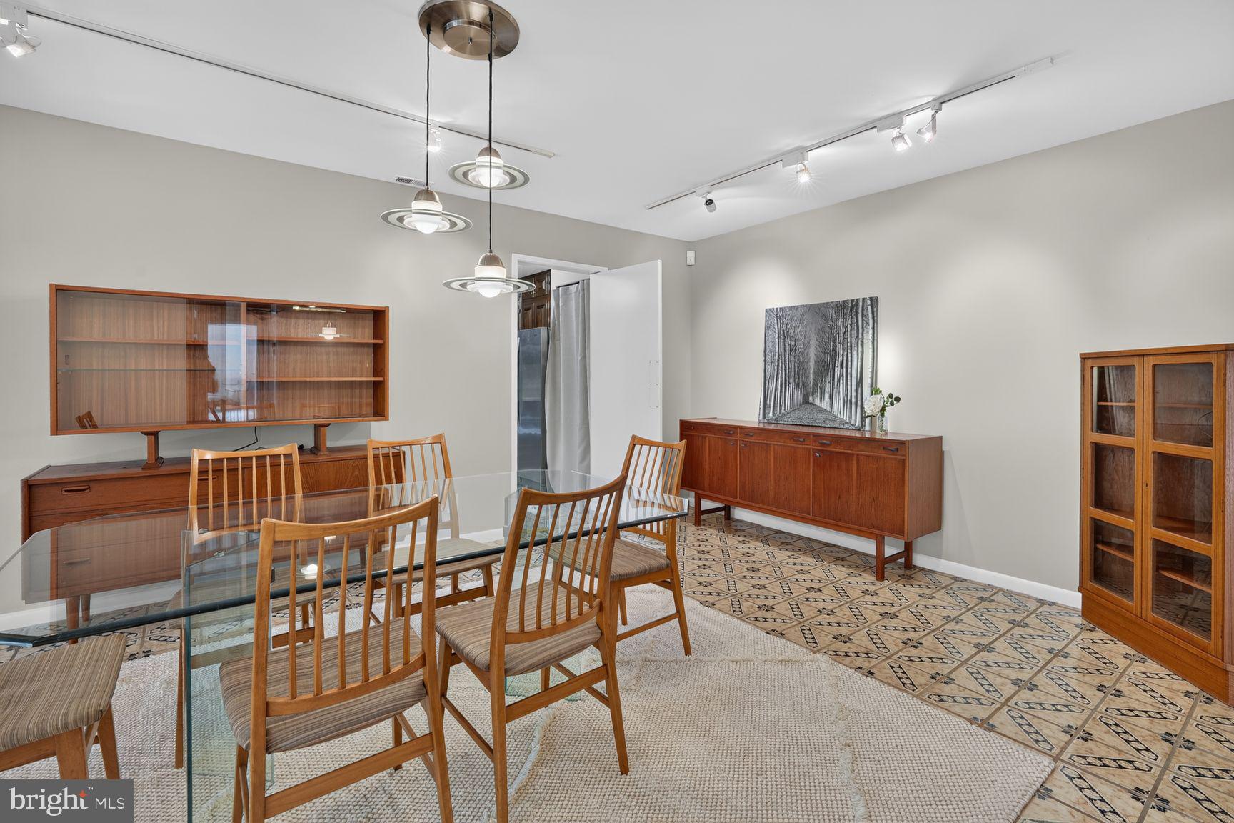 SUMNER VILLAGE - Residential