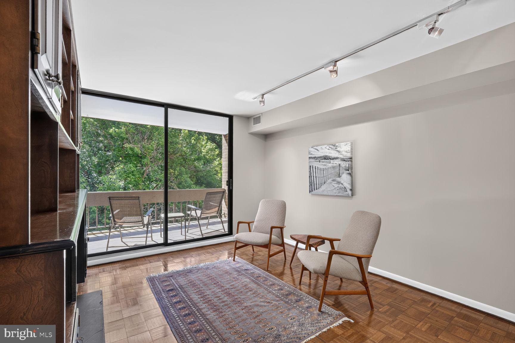 SUMNER VILLAGE - Residential
