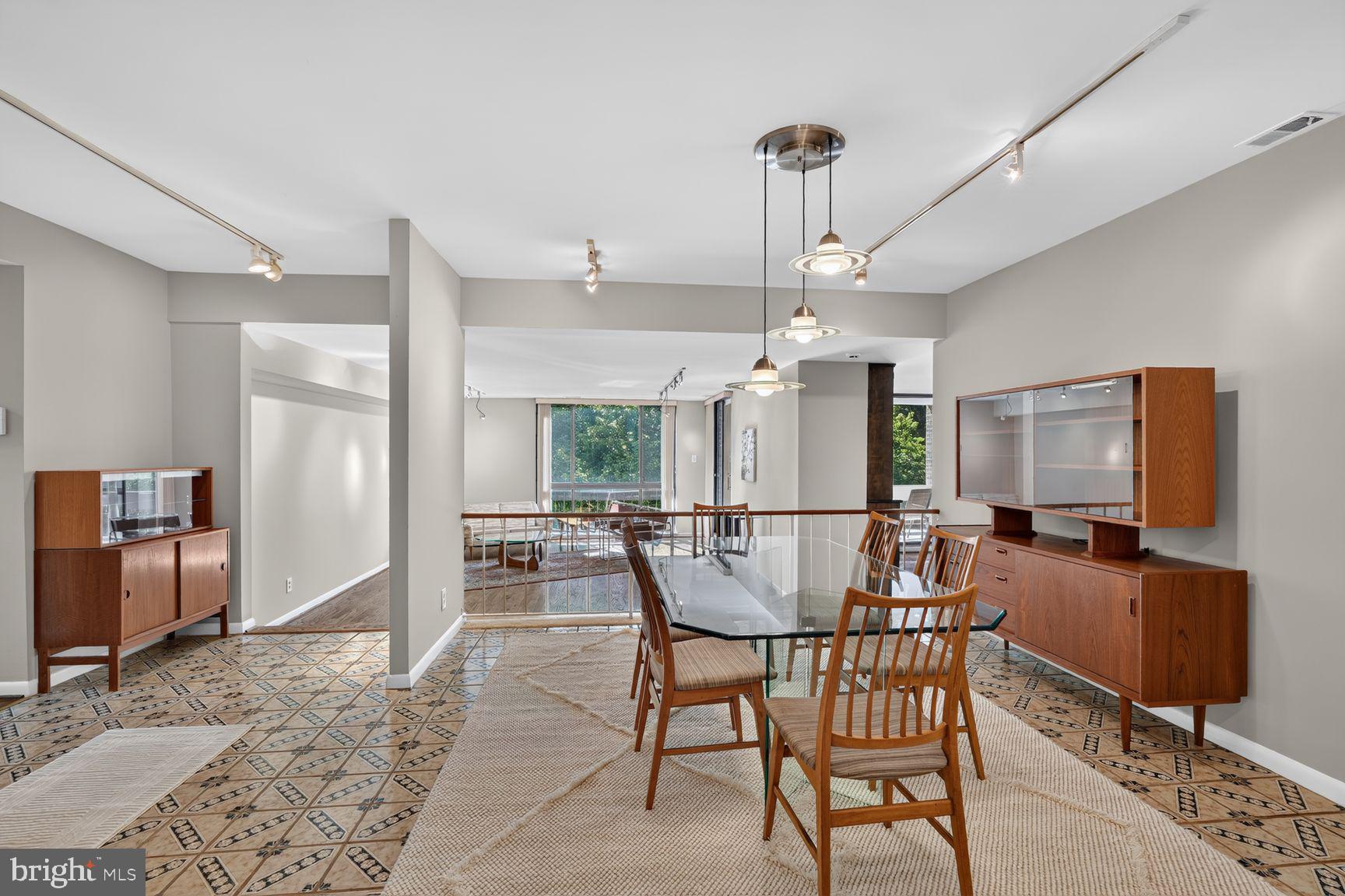 SUMNER VILLAGE - Residential