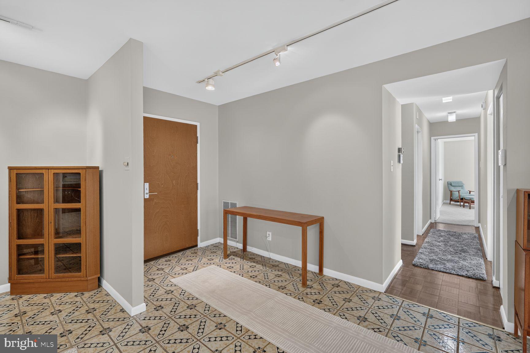 SUMNER VILLAGE - Residential