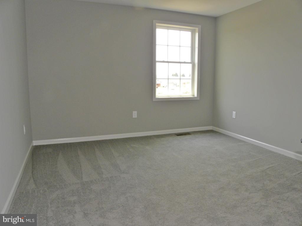 SUMMIT POINTE AT ELM TREE - Residential