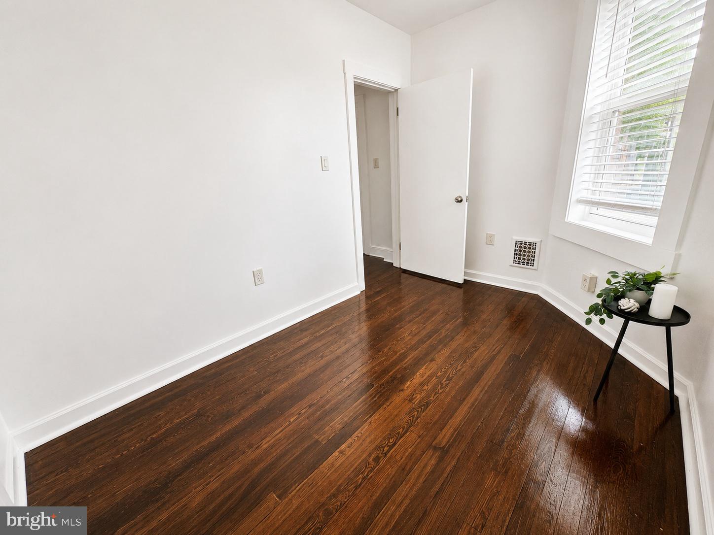 BRIDESBURG - Residential