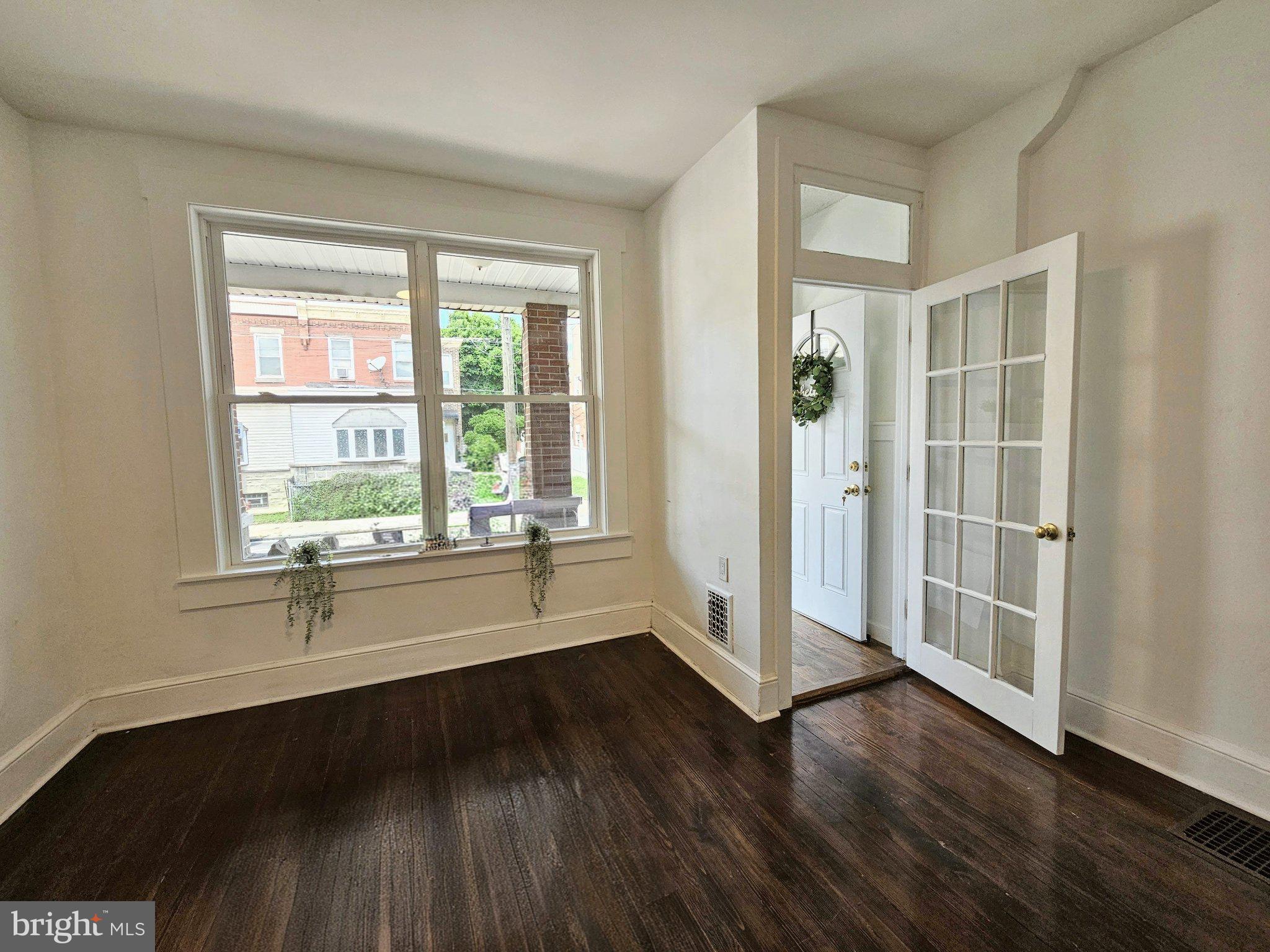 BRIDESBURG - Residential