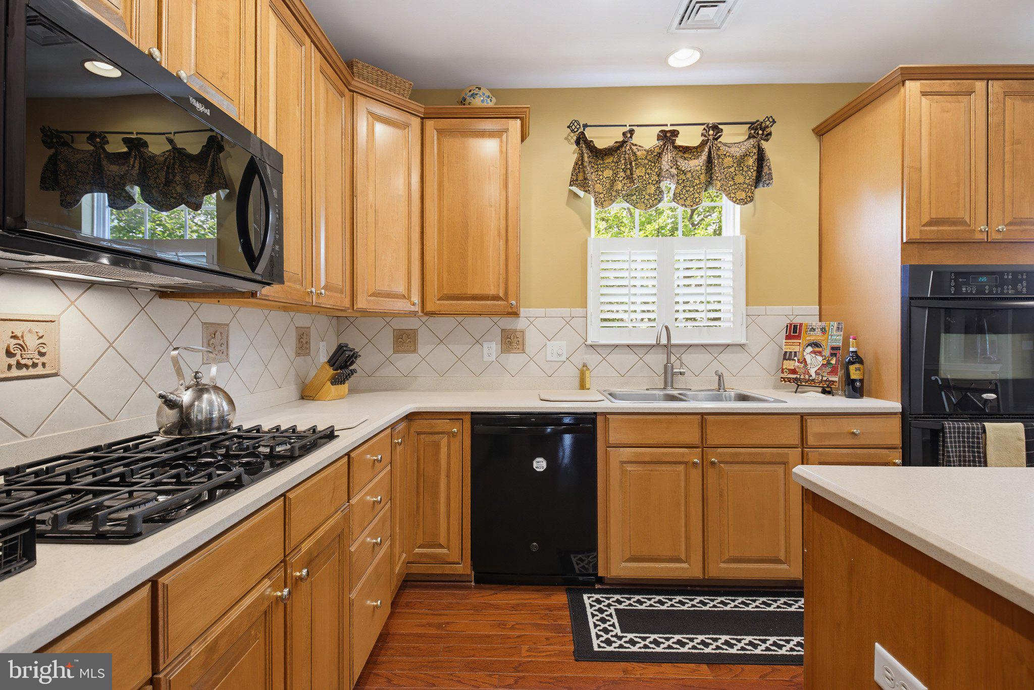 FOUR SEASONS AT ELM TREE - Residential