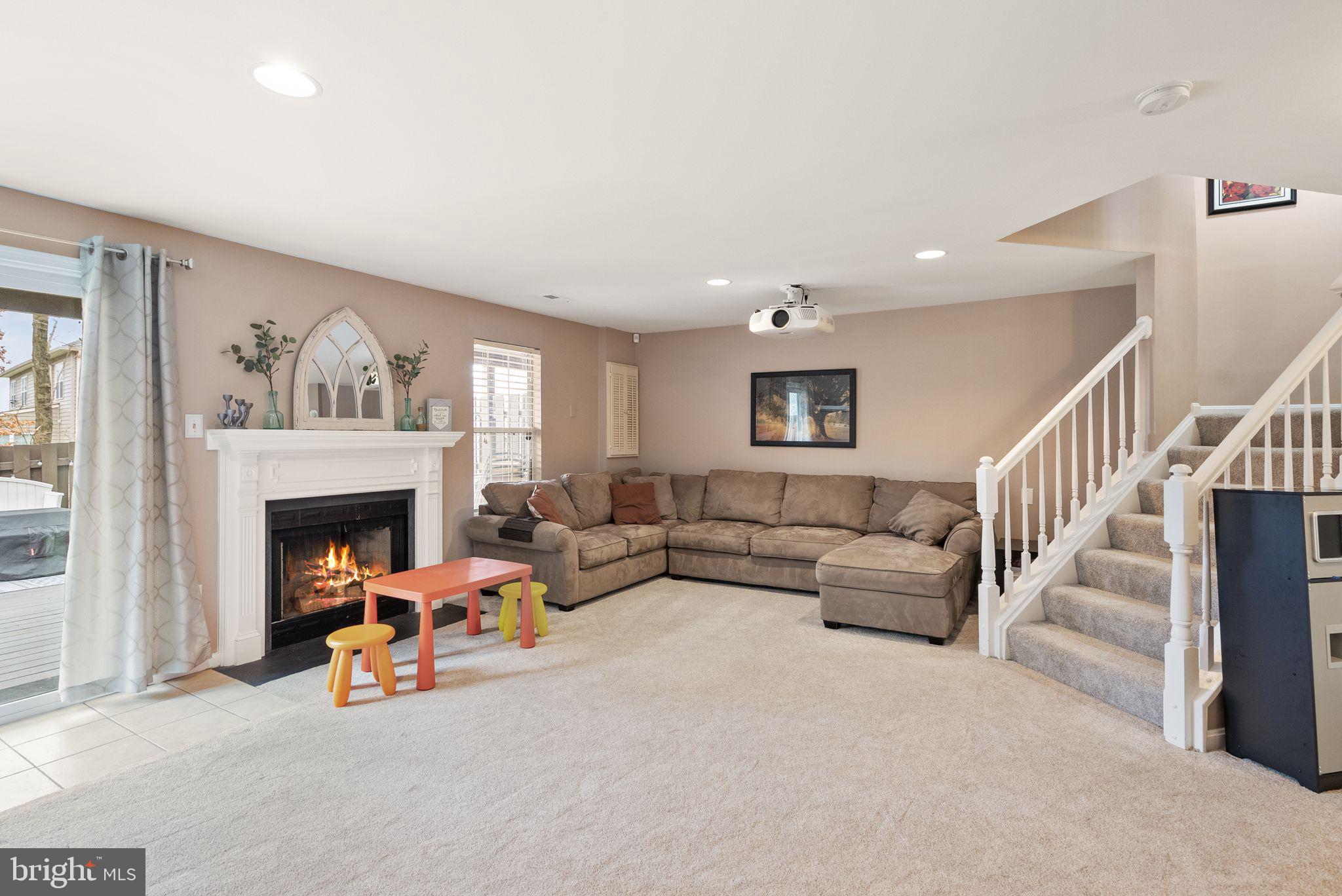 TURNBERRY MEWS - Residential