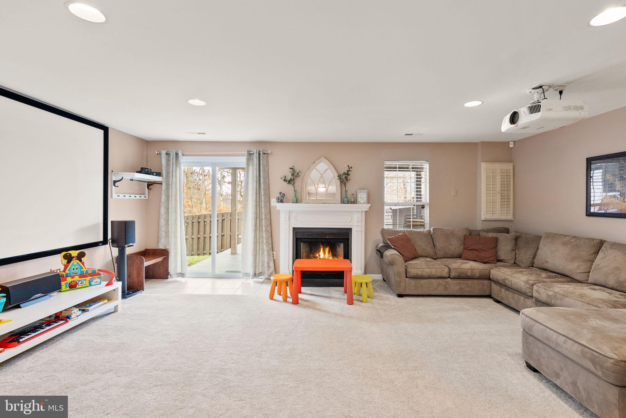 TURNBERRY MEWS - Residential