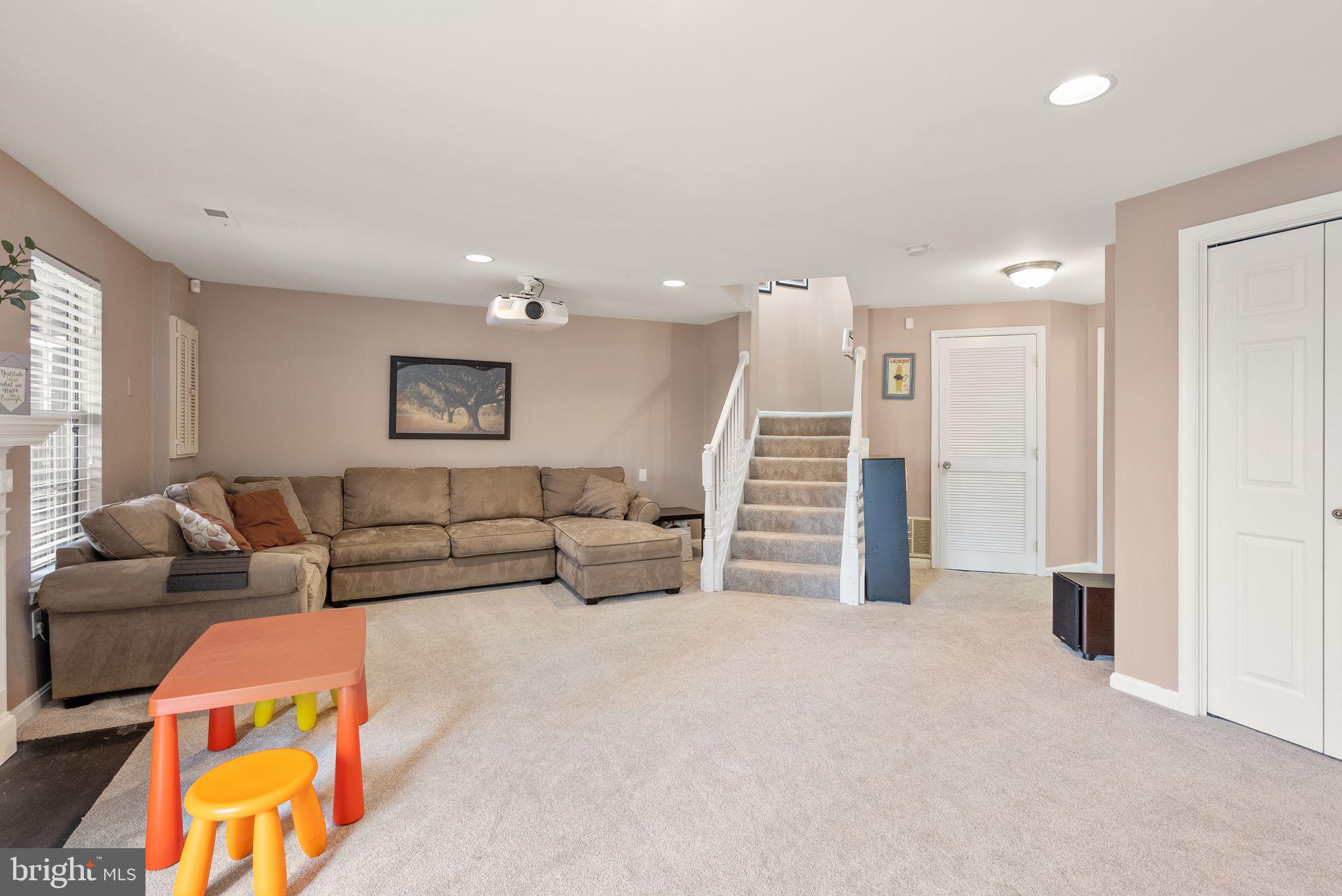 TURNBERRY MEWS - Residential