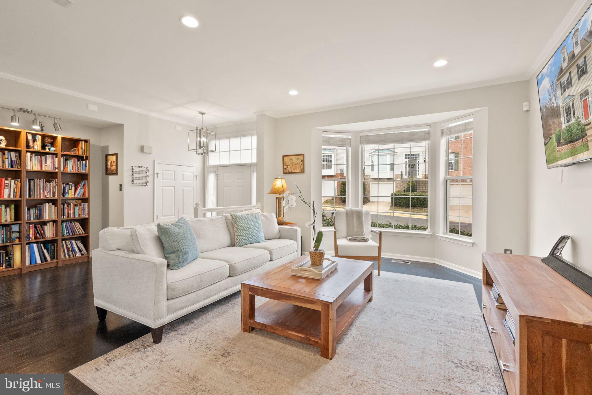 TURNBERRY MEWS - Residential