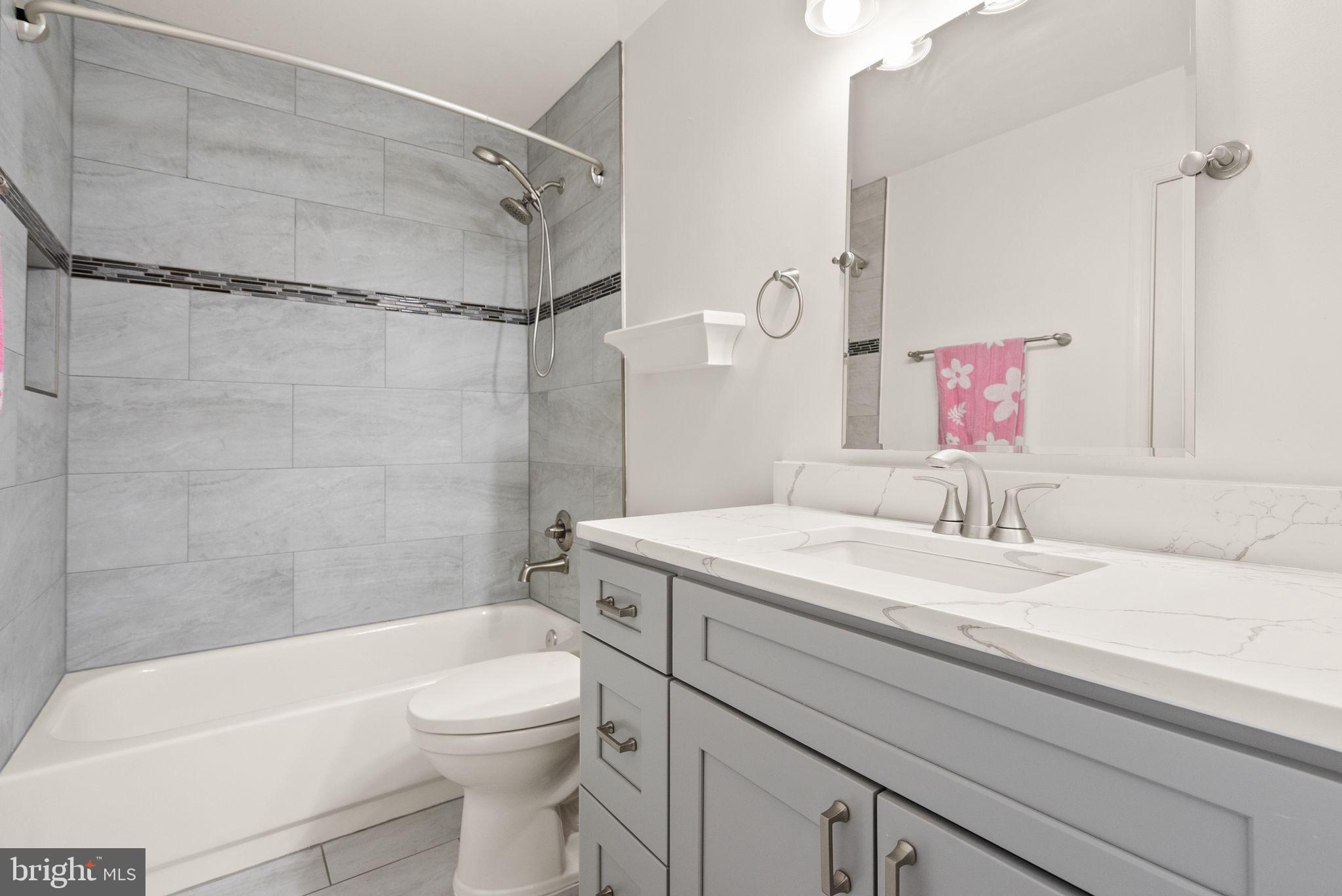 TURNBERRY MEWS - Residential