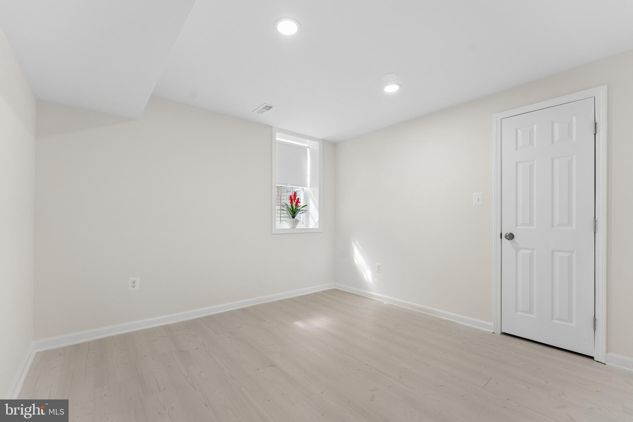 POPLAR TREE - Residential