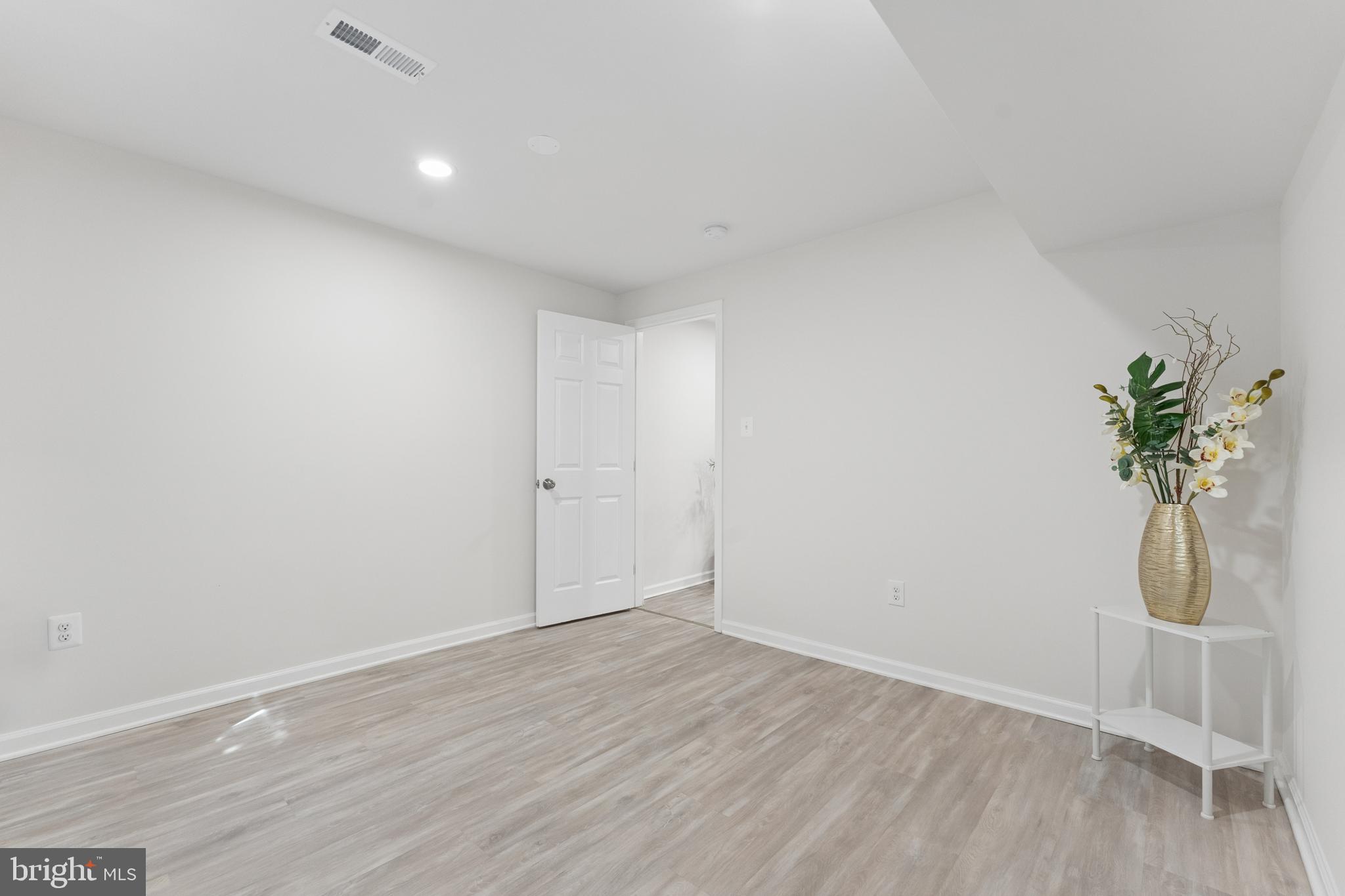 POPLAR TREE - Residential