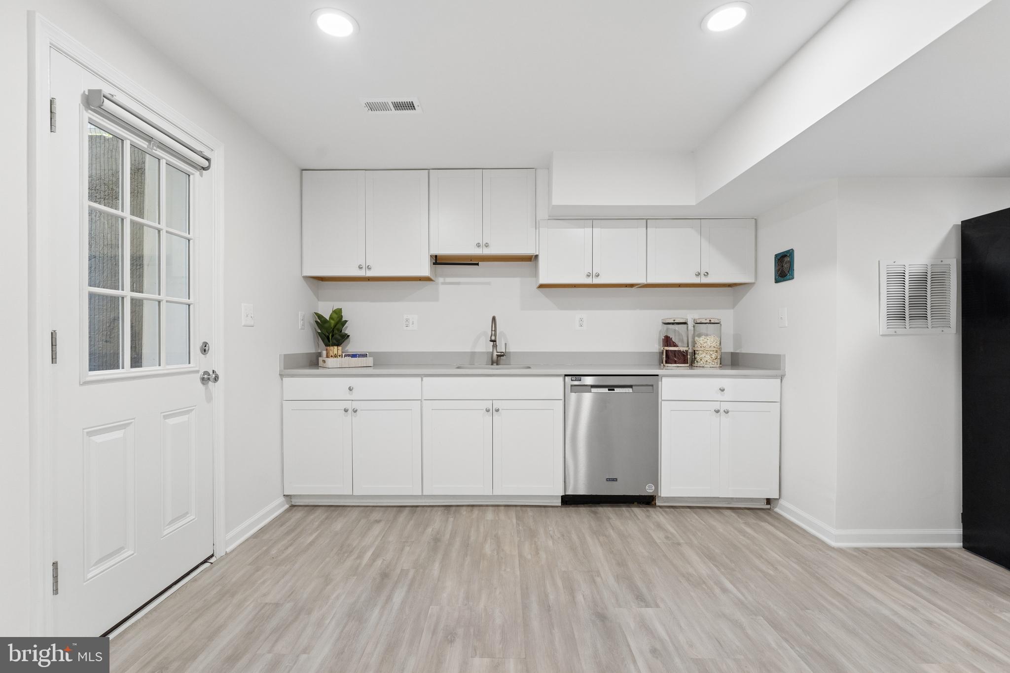 POPLAR TREE - Residential