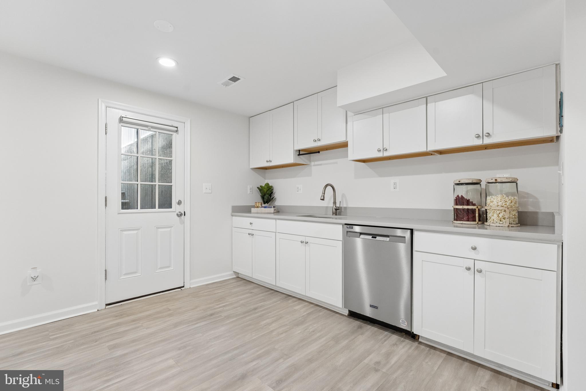 POPLAR TREE - Residential