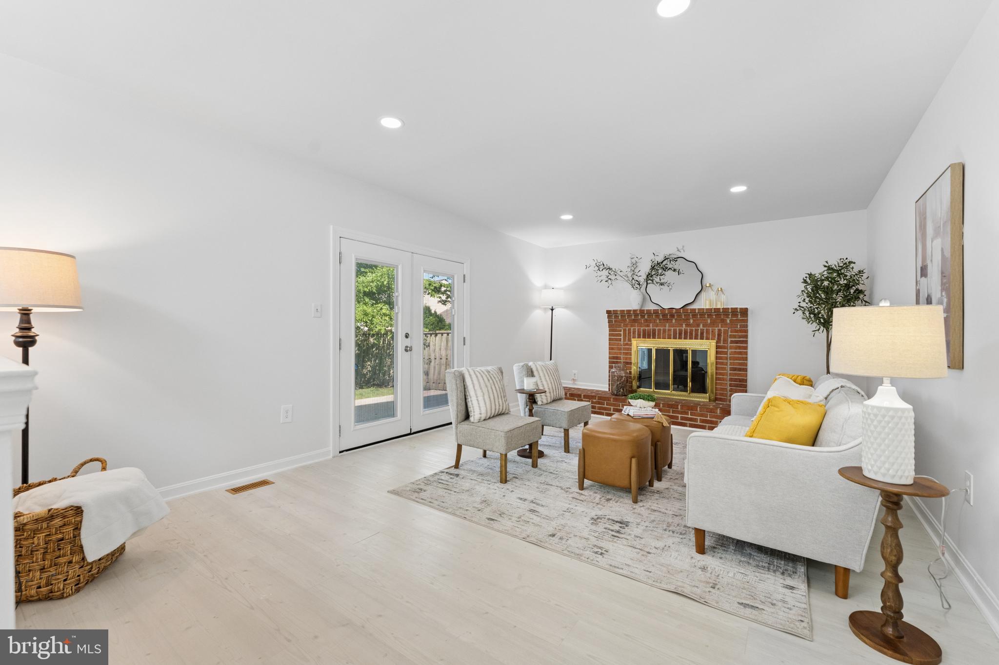 POPLAR TREE - Residential